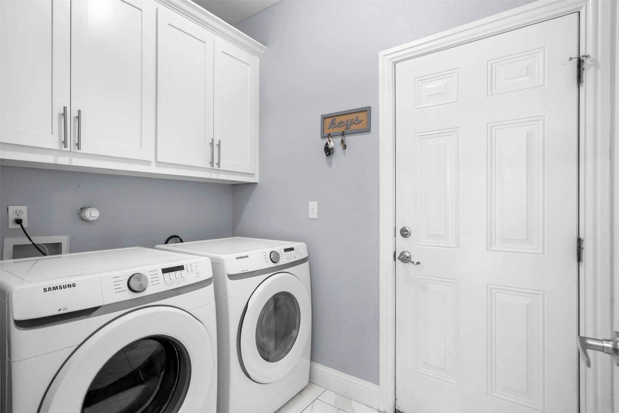 Single Family Residence For Sale in Dallas County , 339 S Stewart Avenue, Lancaster, Texas 75146, 4 Bedroom, 2 Bathroom, 2 Garage spaces, 1,986 Sqft, built in 2020, mls#21336713, Real Estate Agent in Lancaster, Homes For Sale in Dallas county, Homes For Sale in Lancaster, Realtor in Lancaster Texas, Real Estate Brokerage Independent Realty Texas, Luminita Cordes Realtor