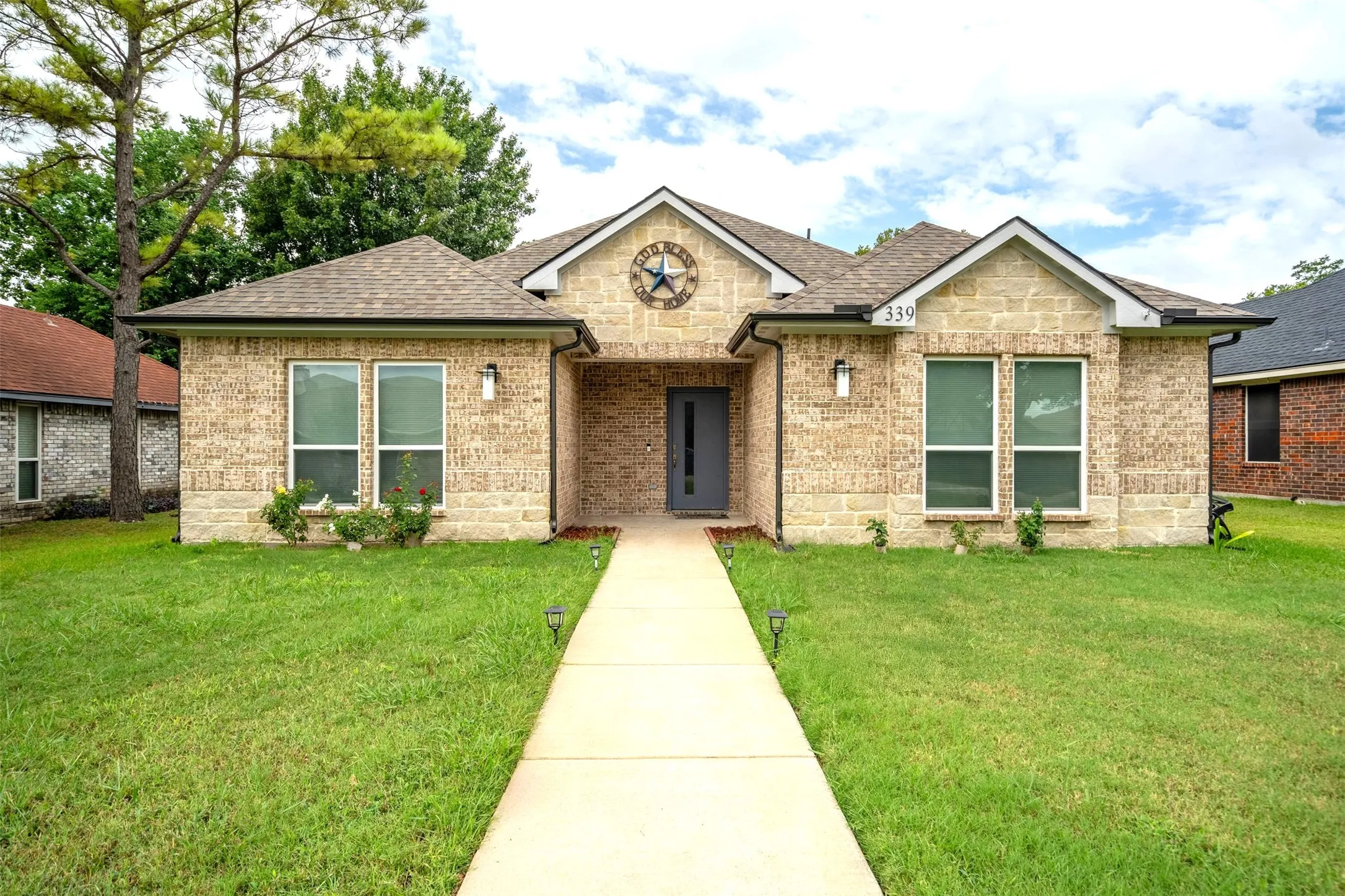 Single Family Residence For Sale in Dallas County , 339 S Stewart Avenue, Lancaster, Texas 75146, 4 Bedroom, 2 Bathroom, 2 Garage spaces, 1,986 Sqft, built in 2020, mls#21336713, Real Estate Agent in Lancaster, Homes For Sale in Dallas county, Homes For Sale in Lancaster, Realtor in Lancaster Texas, Real Estate Brokerage Independent Realty Texas, Luminita Cordes Realtor
