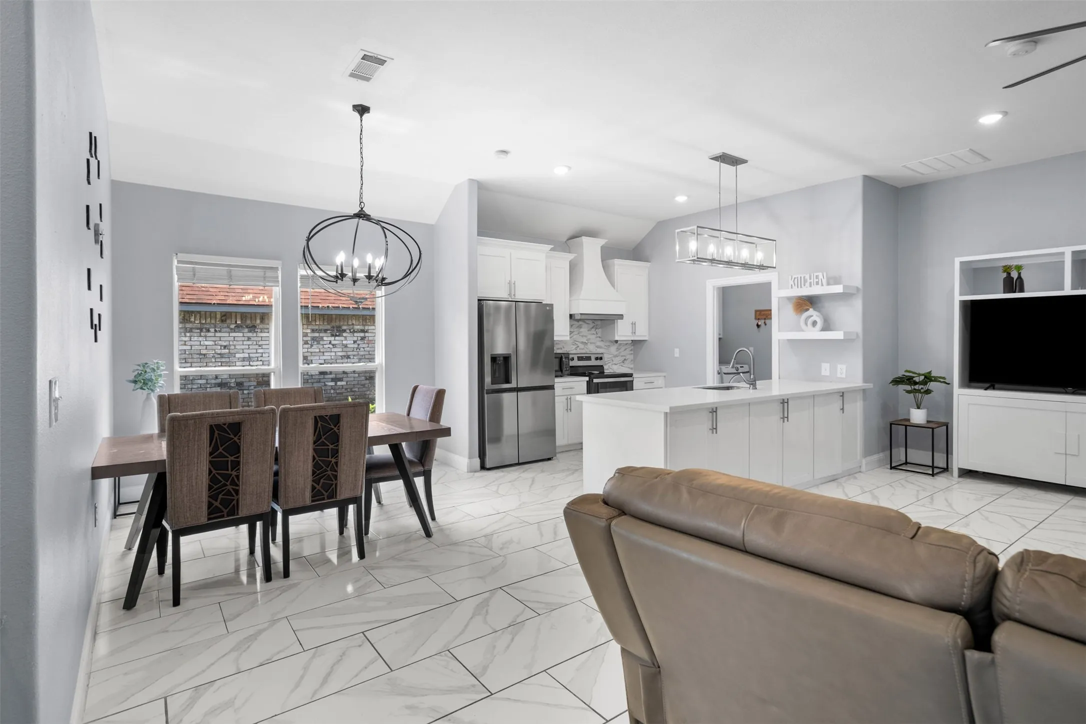 Single Family Residence For Sale in Dallas County , 339 S Stewart Avenue, Lancaster, Texas 75146, 4 Bedroom, 2 Bathroom, 2 Garage spaces, 1,986 Sqft, built in 2020, mls#21336713, Real Estate Agent in Lancaster, Homes For Sale in Dallas county, Homes For Sale in Lancaster, Realtor in Lancaster Texas, Real Estate Brokerage Independent Realty Texas, Luminita Cordes Realtor
