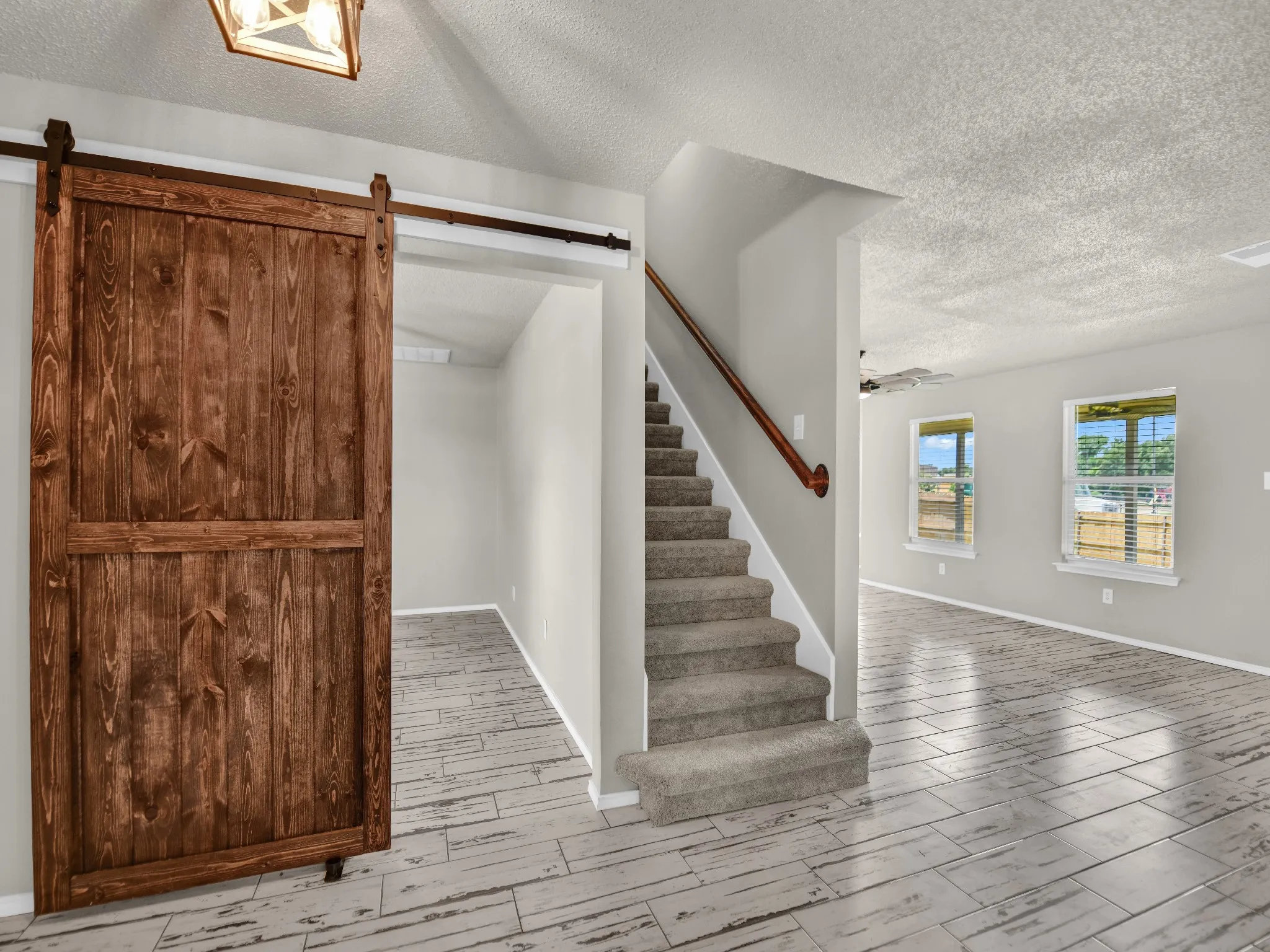 Single Family Residence For Sale in Tarrant County , 617 Oak View Court, Azle, Texas 76020, 4 Bedroom, 3 Bathroom, 2 Garage spaces, 1,988 Sqft, built in 1999, mls#21331080, Real Estate Agent in Azle, Homes For Sale in Tarrant county, Homes For Sale in Azle, Realtor in Azle Texas, Real Estate Brokerage Independent Realty Texas, Luminita Cordes Realtor