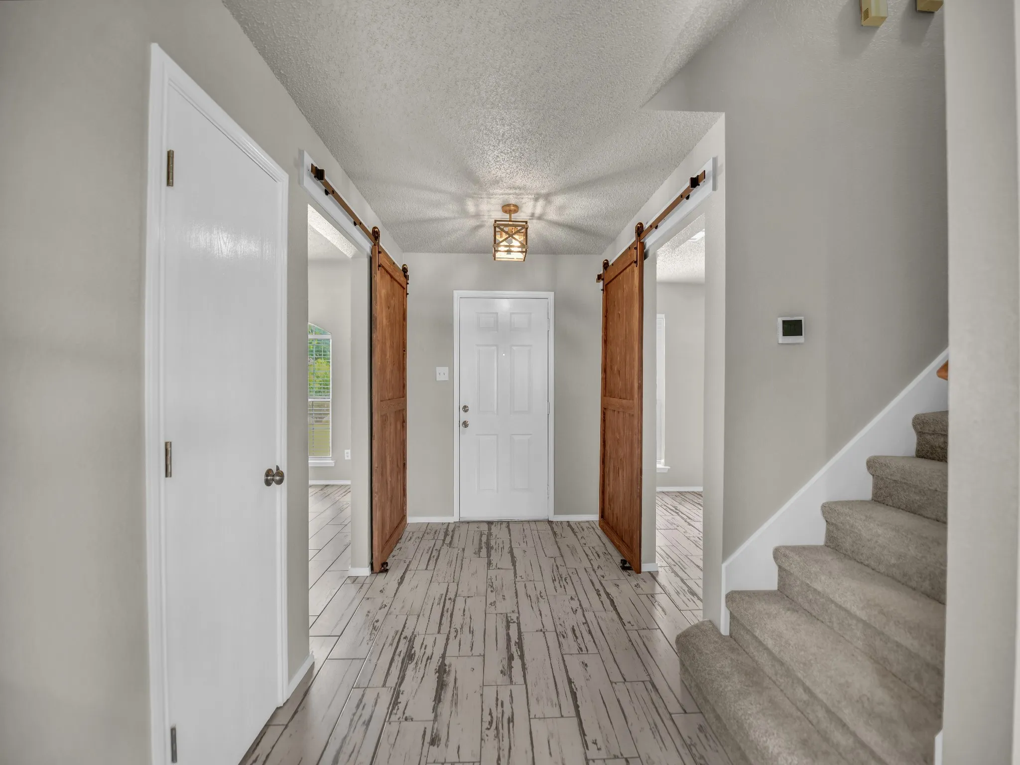 Single Family Residence For Sale in Tarrant County , 617 Oak View Court, Azle, Texas 76020, 4 Bedroom, 3 Bathroom, 2 Garage spaces, 1,988 Sqft, built in 1999, mls#21331080, Real Estate Agent in Azle, Homes For Sale in Tarrant county, Homes For Sale in Azle, Realtor in Azle Texas, Real Estate Brokerage Independent Realty Texas, Luminita Cordes Realtor