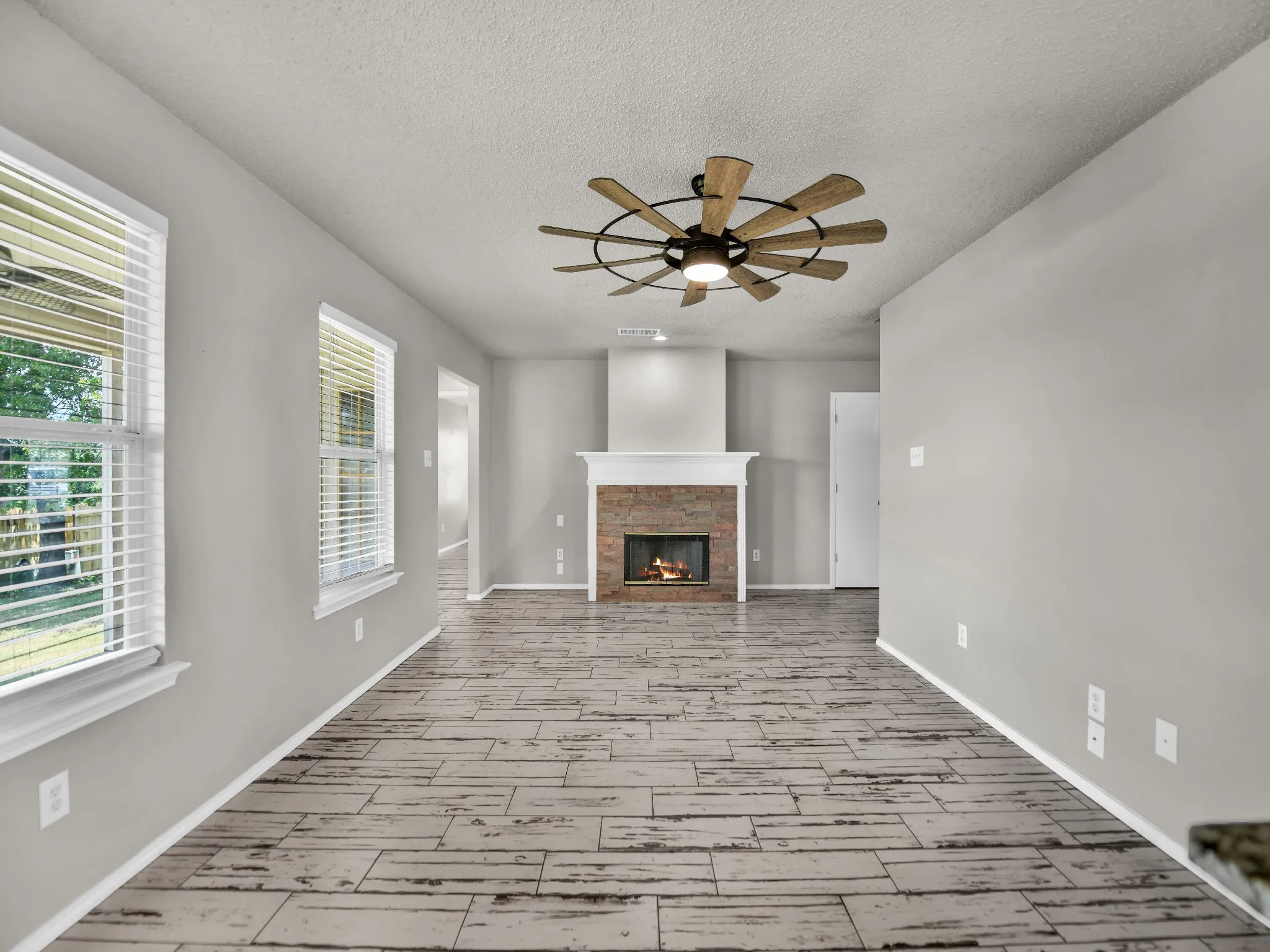 Single Family Residence For Sale in Tarrant County , 617 Oak View Court, Azle, Texas 76020, 4 Bedroom, 3 Bathroom, 2 Garage spaces, 1,988 Sqft, built in 1999, mls#21331080, Real Estate Agent in Azle, Homes For Sale in Tarrant county, Homes For Sale in Azle, Realtor in Azle Texas, Real Estate Brokerage Independent Realty Texas, Luminita Cordes Realtor