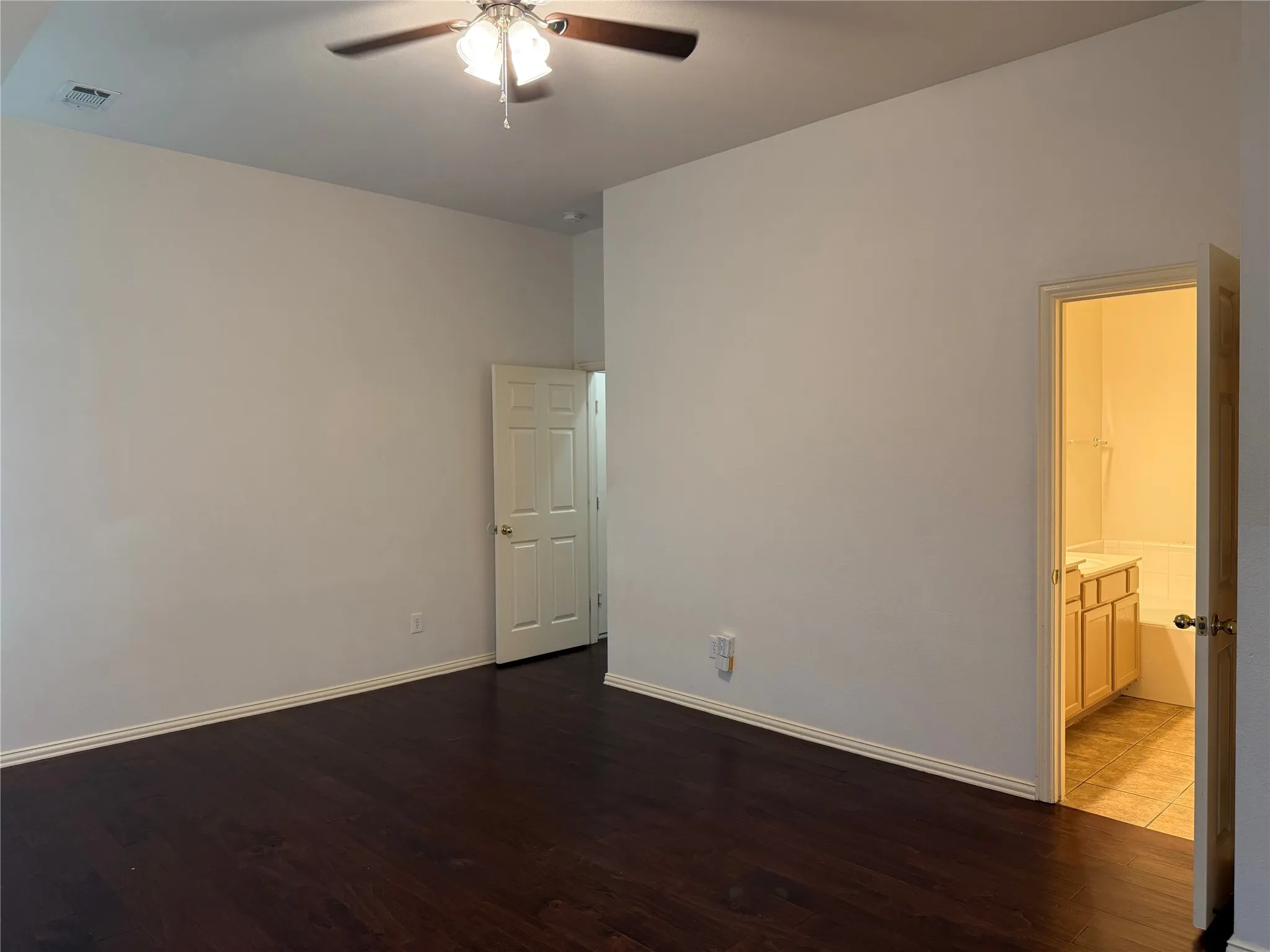 Single Family Residence For Rent in Denton County , 13401 Roadster Drive, Frisco, Texas 75033, 4 Bedroom, 2 Bathroom, 2 Garage spaces, 2,168 Sqft, built in 2003, mls#21337107, Real Estate Agent in Frisco, Homes For Rent in Denton county, Homes For Rent in Frisco, Realtor in Frisco Texas, Real Estate Brokerage Independent Realty Texas, Luminita Cordes Realtor