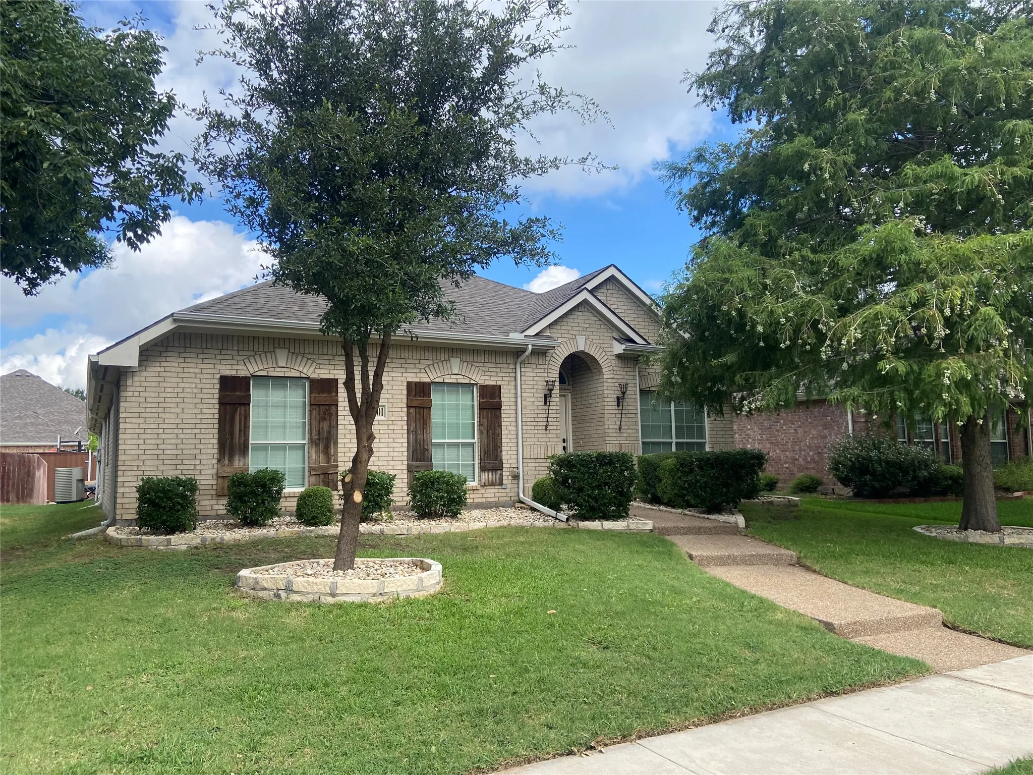 Single Family Residence For Rent in Denton County , 13401 Roadster Drive, Frisco, Texas 75033, 4 Bedroom, 2 Bathroom, 2 Garage spaces, 2,168 Sqft, built in 2003, mls#21337107, Real Estate Agent in Frisco, Homes For Rent in Denton county, Homes For Rent in Frisco, Realtor in Frisco Texas, Real Estate Brokerage Independent Realty Texas, Luminita Cordes Realtor