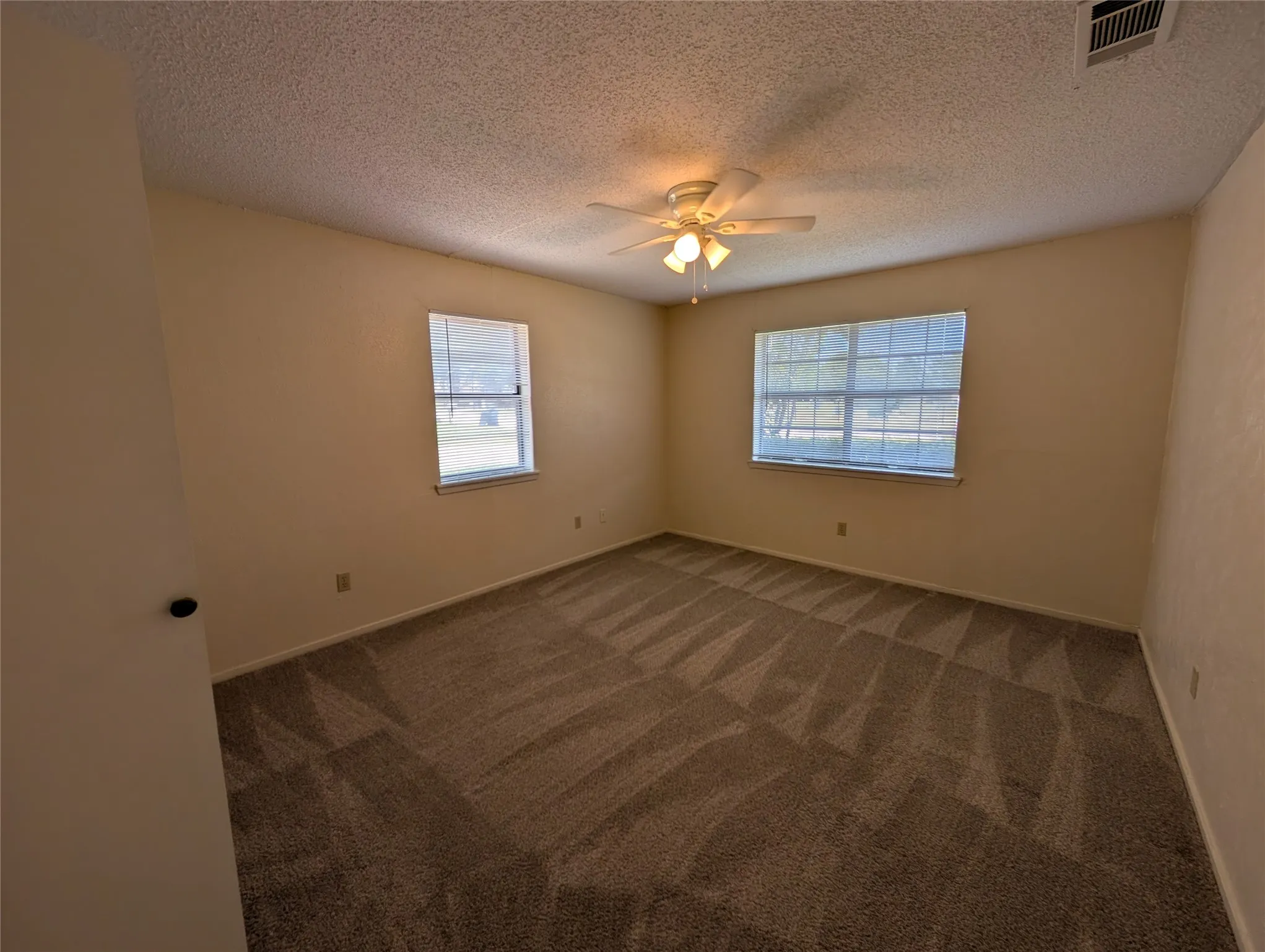 Duplex For Rent in Collin County , 604 E Oak Street B, Wylie, Texas 75098, 2 Bedroom, 2 Bathroom, Garage spaces, 1,160 Sqft, built in 1983, mls#21334655, Real Estate Agent in Wylie, Homes For Rent in Collin county, Homes For Rent in Wylie, Realtor in Wylie Texas, Real Estate Brokerage Independent Realty Texas, Luminita Cordes Realtor