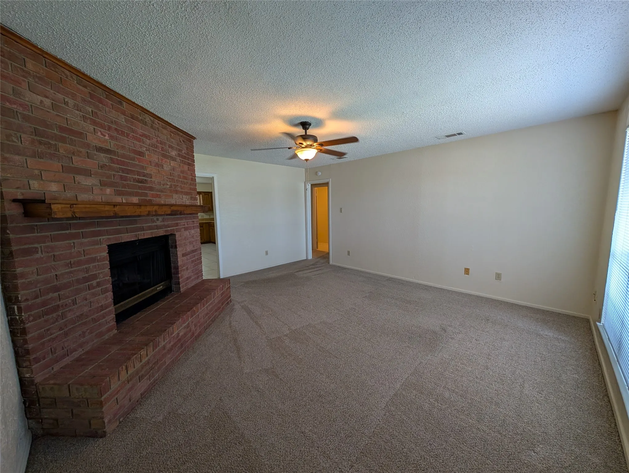 Duplex For Rent in Collin County , 604 E Oak Street B, Wylie, Texas 75098, 2 Bedroom, 2 Bathroom, Garage spaces, 1,160 Sqft, built in 1983, mls#21334655, Real Estate Agent in Wylie, Homes For Rent in Collin county, Homes For Rent in Wylie, Realtor in Wylie Texas, Real Estate Brokerage Independent Realty Texas, Luminita Cordes Realtor