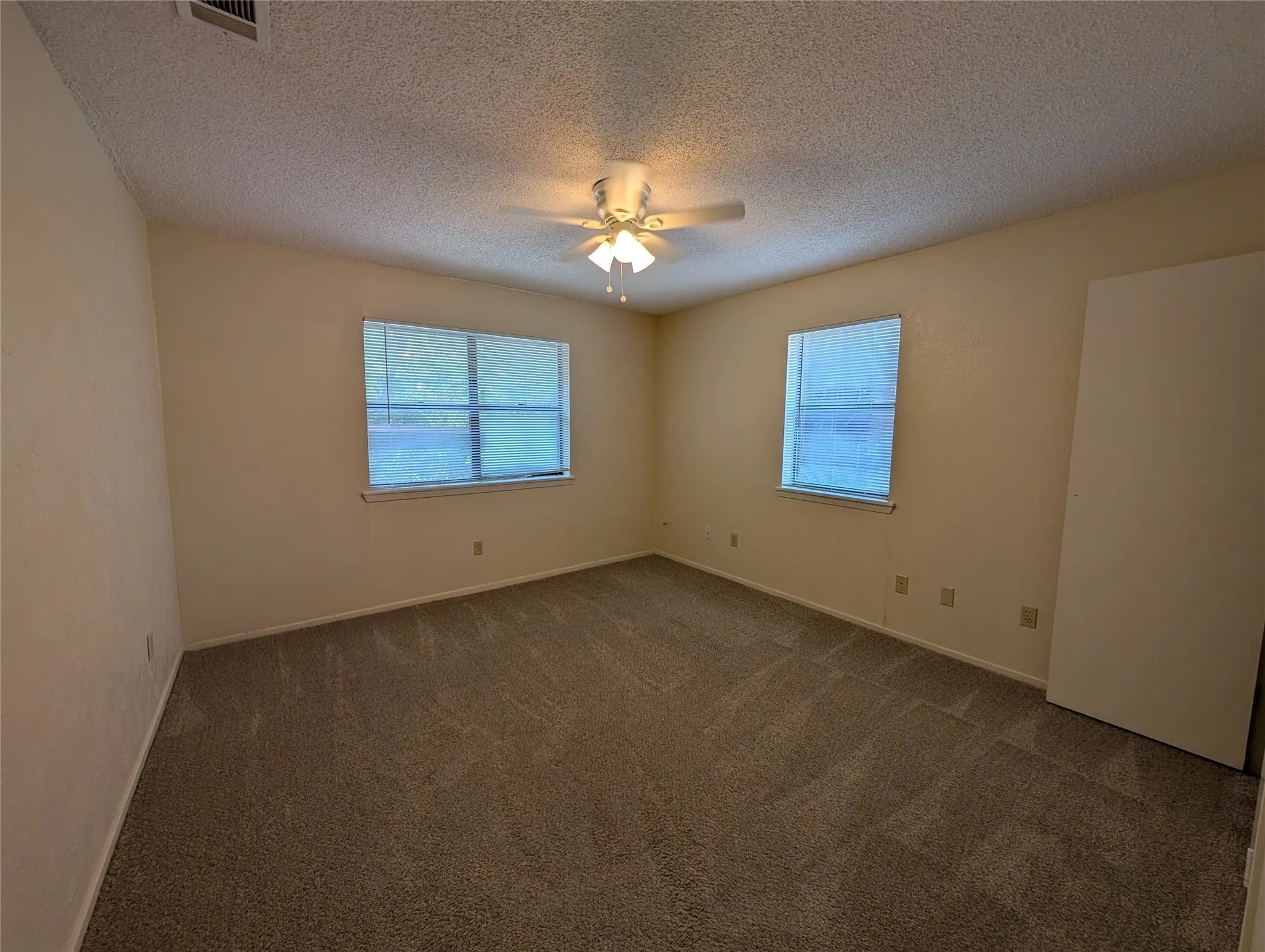 Duplex For Rent in Collin County , 604 E Oak Street B, Wylie, Texas 75098, 2 Bedroom, 2 Bathroom, Garage spaces, 1,160 Sqft, built in 1983, mls#21334655, Real Estate Agent in Wylie, Homes For Rent in Collin county, Homes For Rent in Wylie, Realtor in Wylie Texas, Real Estate Brokerage Independent Realty Texas, Luminita Cordes Realtor