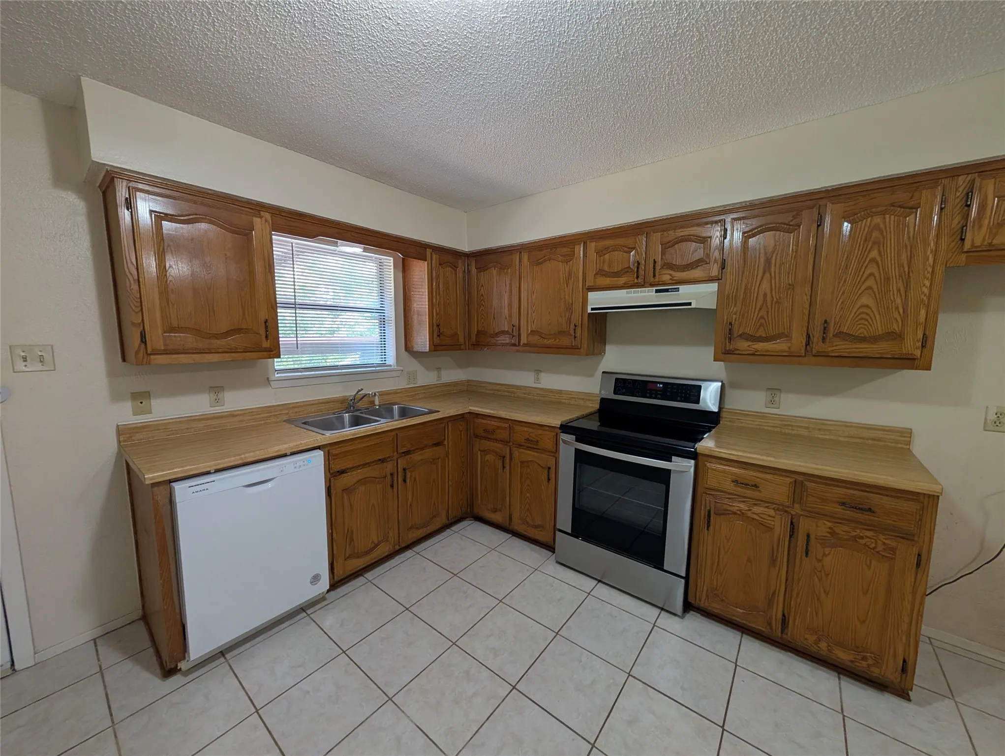 Duplex For Rent in Collin County , 604 E Oak Street B, Wylie, Texas 75098, 2 Bedroom, 2 Bathroom, Garage spaces, 1,160 Sqft, built in 1983, mls#21334655, Real Estate Agent in Wylie, Homes For Rent in Collin county, Homes For Rent in Wylie, Realtor in Wylie Texas, Real Estate Brokerage Independent Realty Texas, Luminita Cordes Realtor