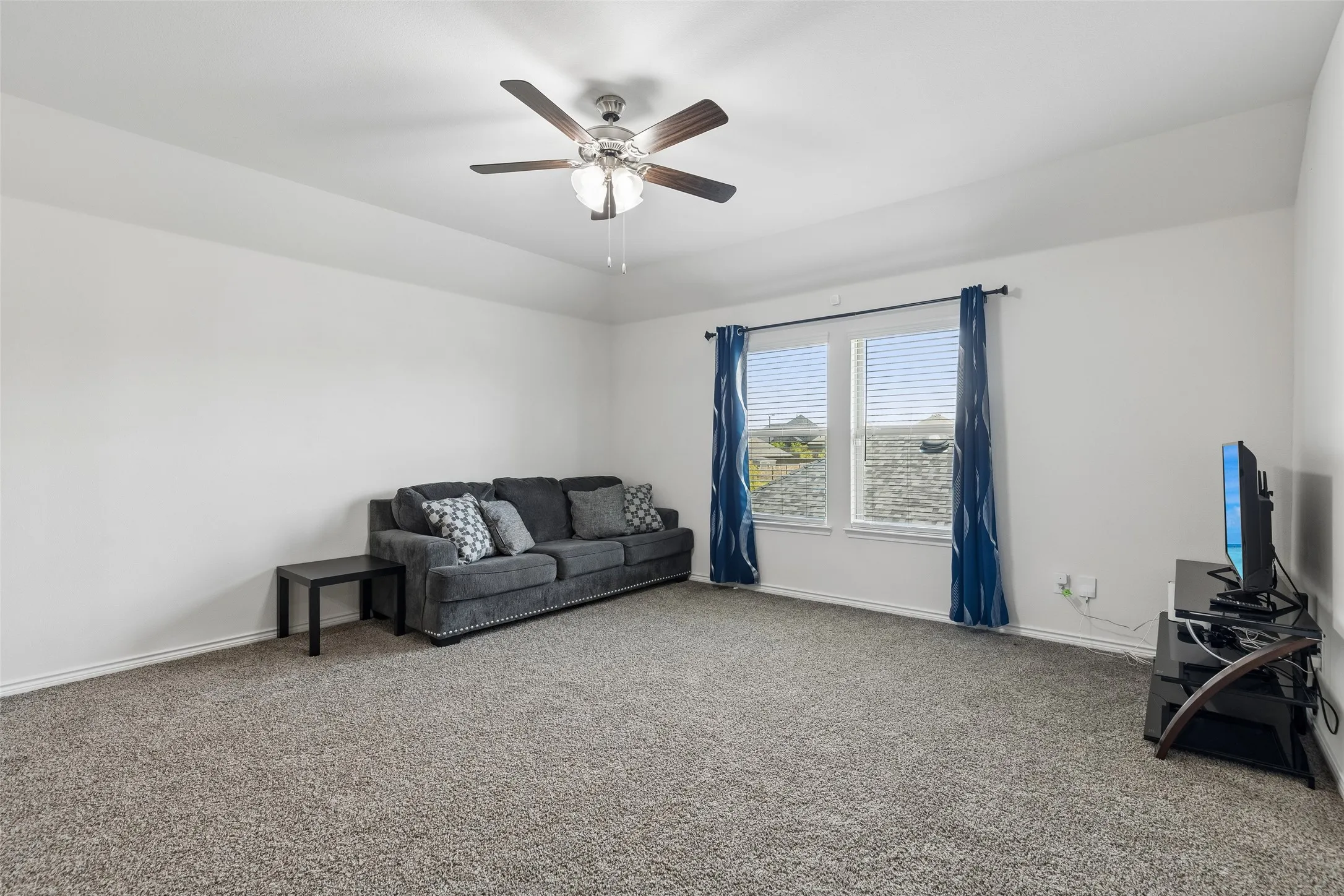 Single Family Residence For Sale in Denton County , 13416 Arvelo Drive, Little Elm, Texas 75068, 4 Bedroom, 3 Bathroom, 3 Garage spaces, 3,412 Sqft, built in 2021, mls#21329373, Real Estate Agent in Little Elm, Homes For Sale in Denton county, Homes For Sale in Little Elm, Realtor in Little Elm Texas, Real Estate Brokerage Independent Realty Texas, Luminita Cordes Realtor