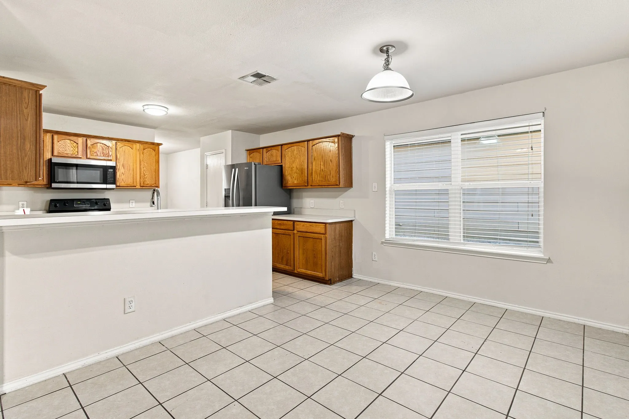 Single Family Residence For Rent in Collin County , 3616 Rand Creek Trail, Mc Kinney, Texas 75070, 4 Bedroom, 3 Bathroom, 2 Garage spaces, 2,306 Sqft, built in 2004, mls#21337113, Real Estate Agent in Mc Kinney, Homes For Rent in Collin county, Homes For Rent in Mc Kinney, Realtor in Mc Kinney Texas, Real Estate Brokerage Independent Realty Texas, Luminita Cordes Realtor