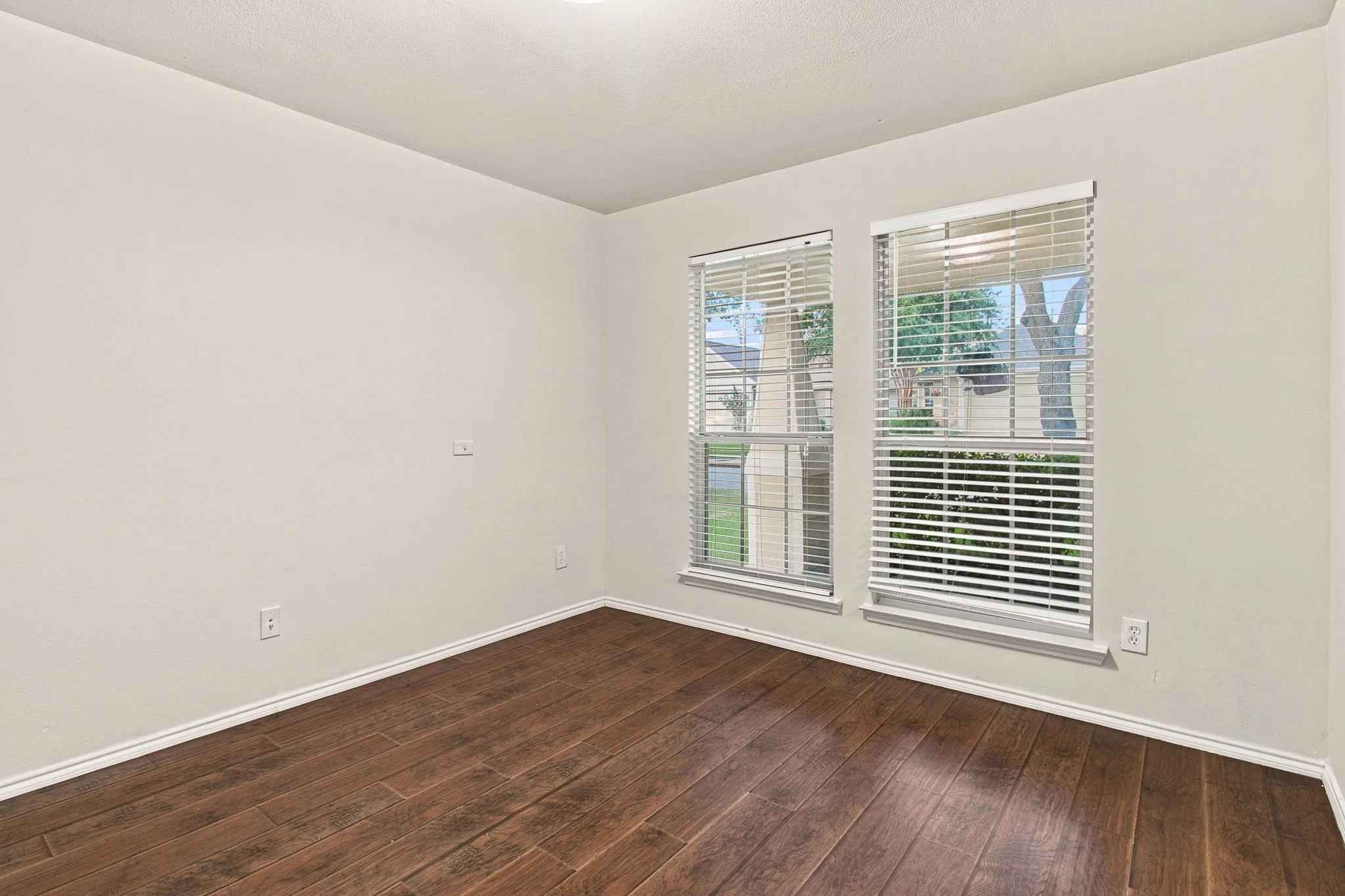 Single Family Residence For Rent in Collin County , 3616 Rand Creek Trail, Mc Kinney, Texas 75070, 4 Bedroom, 3 Bathroom, 2 Garage spaces, 2,306 Sqft, built in 2004, mls#21337113, Real Estate Agent in Mc Kinney, Homes For Rent in Collin county, Homes For Rent in Mc Kinney, Realtor in Mc Kinney Texas, Real Estate Brokerage Independent Realty Texas, Luminita Cordes Realtor