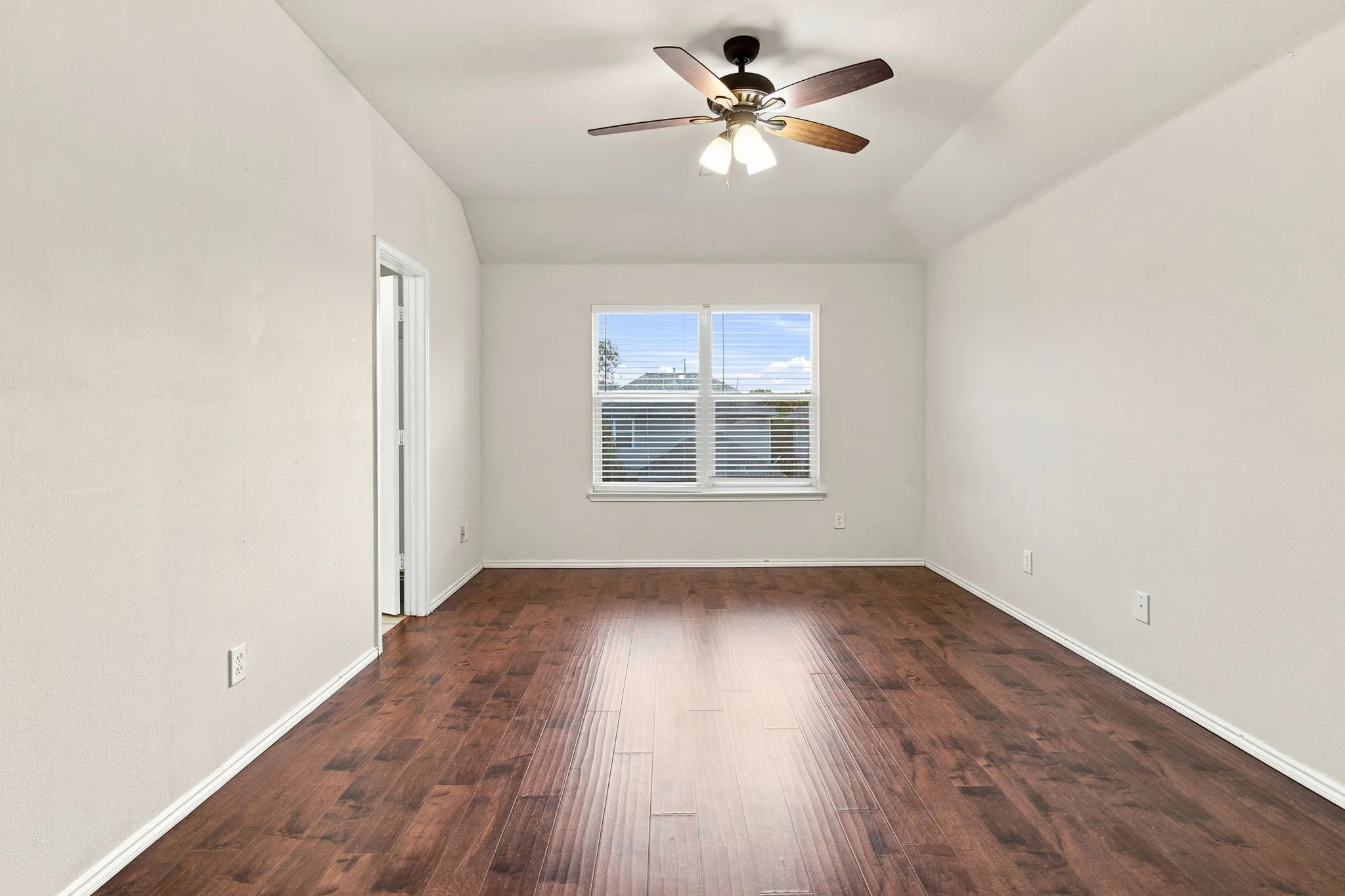 Single Family Residence For Rent in Collin County , 3616 Rand Creek Trail, Mc Kinney, Texas 75070, 4 Bedroom, 3 Bathroom, 2 Garage spaces, 2,306 Sqft, built in 2004, mls#21337113, Real Estate Agent in Mc Kinney, Homes For Rent in Collin county, Homes For Rent in Mc Kinney, Realtor in Mc Kinney Texas, Real Estate Brokerage Independent Realty Texas, Luminita Cordes Realtor