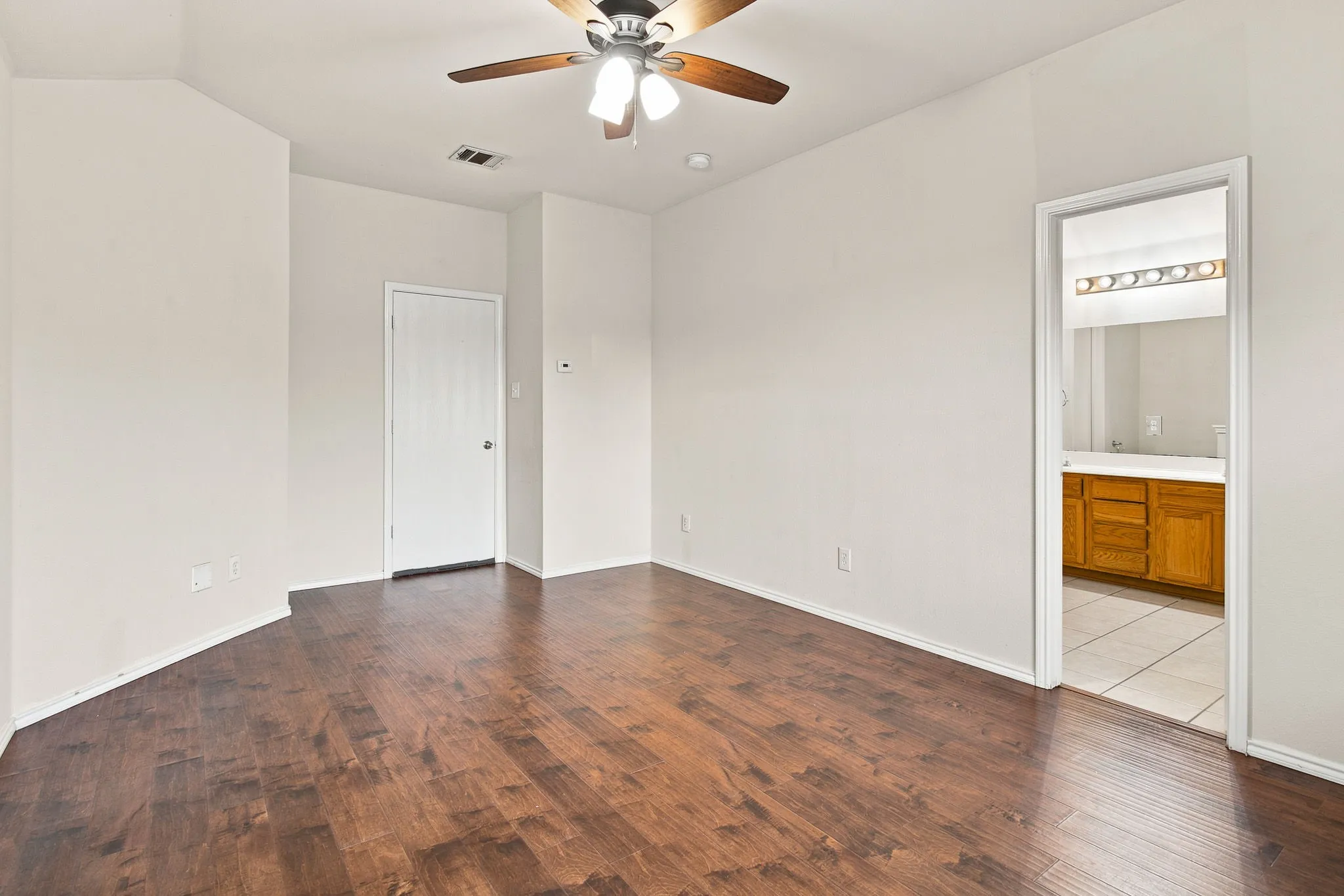 Single Family Residence For Rent in Collin County , 3616 Rand Creek Trail, Mc Kinney, Texas 75070, 4 Bedroom, 3 Bathroom, 2 Garage spaces, 2,306 Sqft, built in 2004, mls#21337113, Real Estate Agent in Mc Kinney, Homes For Rent in Collin county, Homes For Rent in Mc Kinney, Realtor in Mc Kinney Texas, Real Estate Brokerage Independent Realty Texas, Luminita Cordes Realtor