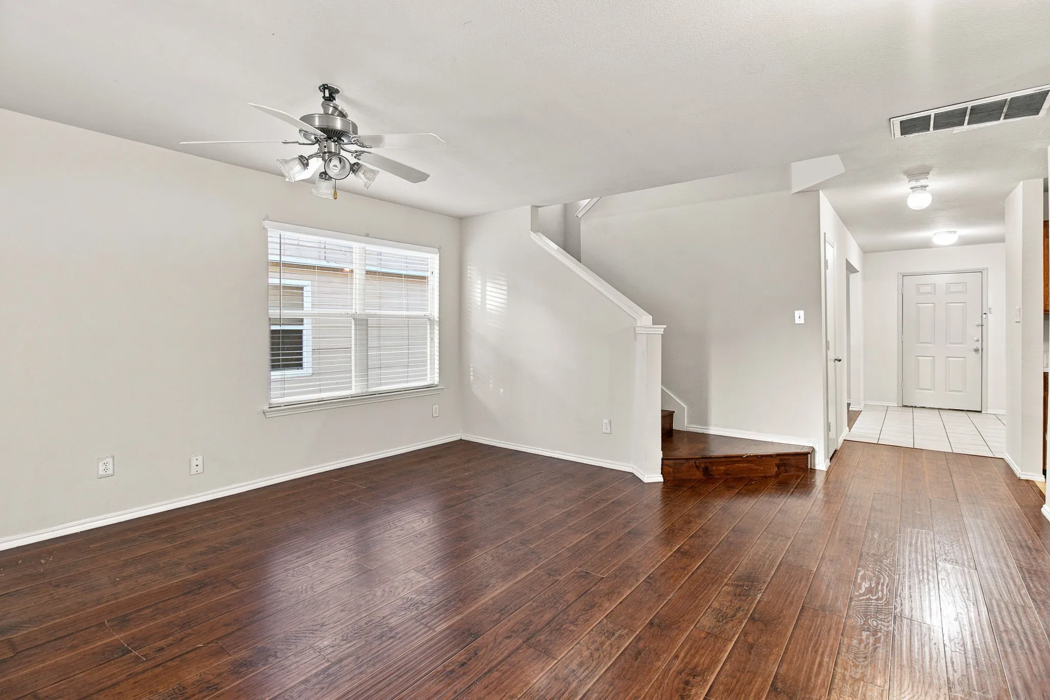 Single Family Residence For Rent in Collin County , 3616 Rand Creek Trail, Mc Kinney, Texas 75070, 4 Bedroom, 3 Bathroom, 2 Garage spaces, 2,306 Sqft, built in 2004, mls#21337113, Real Estate Agent in Mc Kinney, Homes For Rent in Collin county, Homes For Rent in Mc Kinney, Realtor in Mc Kinney Texas, Real Estate Brokerage Independent Realty Texas, Luminita Cordes Realtor