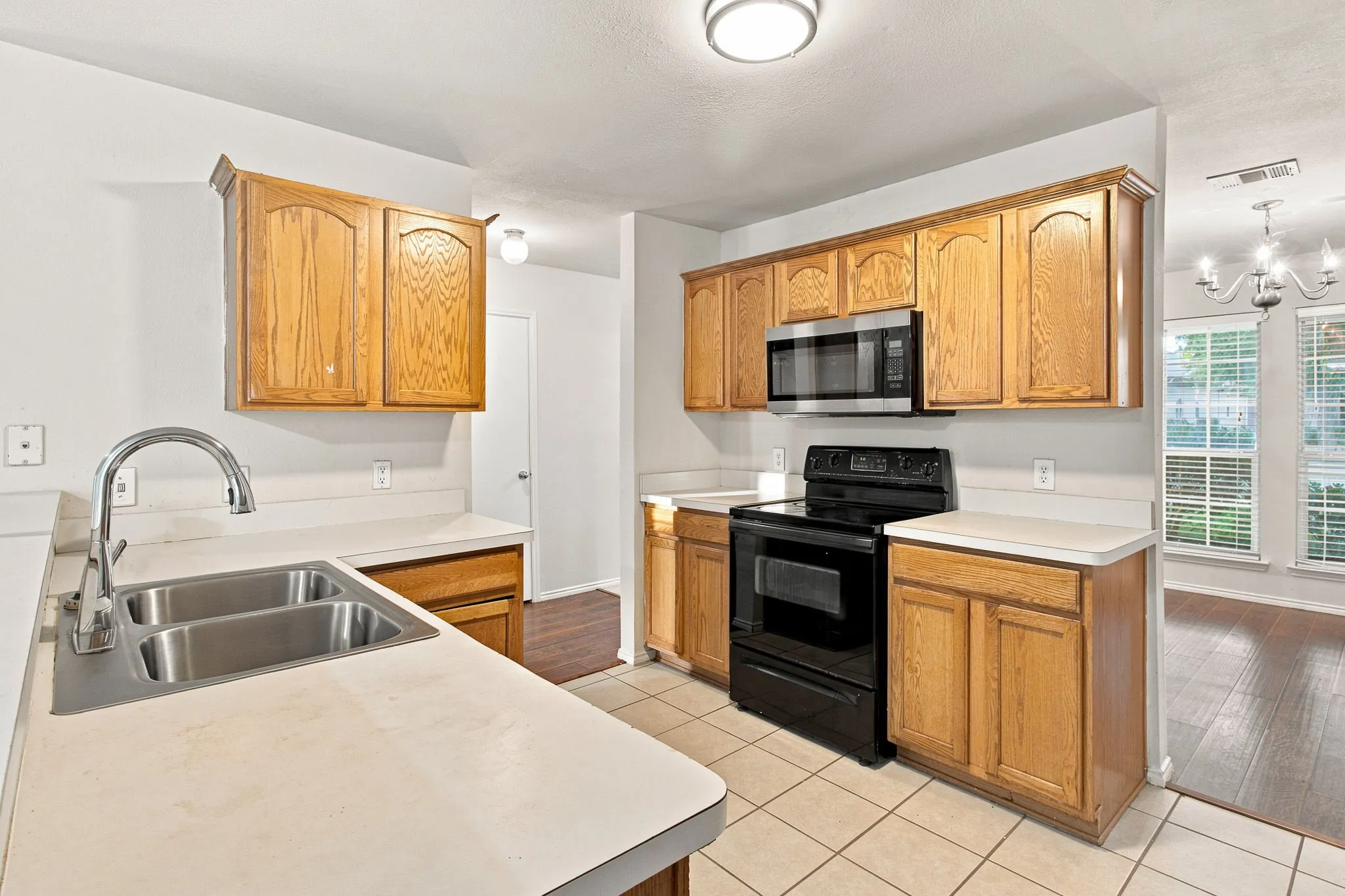 Single Family Residence For Rent in Collin County , 3616 Rand Creek Trail, Mc Kinney, Texas 75070, 4 Bedroom, 3 Bathroom, 2 Garage spaces, 2,306 Sqft, built in 2004, mls#21337113, Real Estate Agent in Mc Kinney, Homes For Rent in Collin county, Homes For Rent in Mc Kinney, Realtor in Mc Kinney Texas, Real Estate Brokerage Independent Realty Texas, Luminita Cordes Realtor