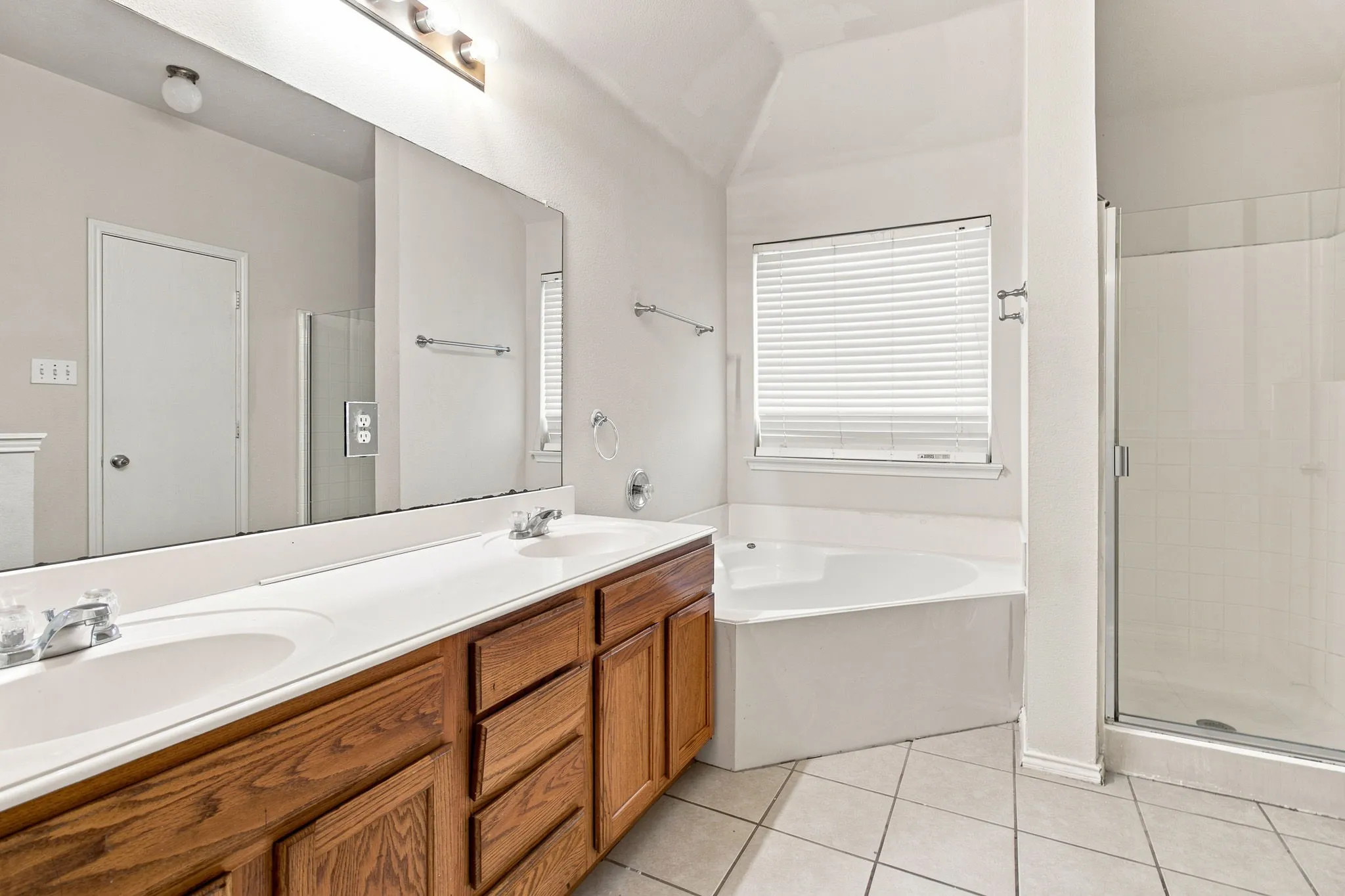 Single Family Residence For Rent in Collin County , 3616 Rand Creek Trail, Mc Kinney, Texas 75070, 4 Bedroom, 3 Bathroom, 2 Garage spaces, 2,306 Sqft, built in 2004, mls#21337113, Real Estate Agent in Mc Kinney, Homes For Rent in Collin county, Homes For Rent in Mc Kinney, Realtor in Mc Kinney Texas, Real Estate Brokerage Independent Realty Texas, Luminita Cordes Realtor