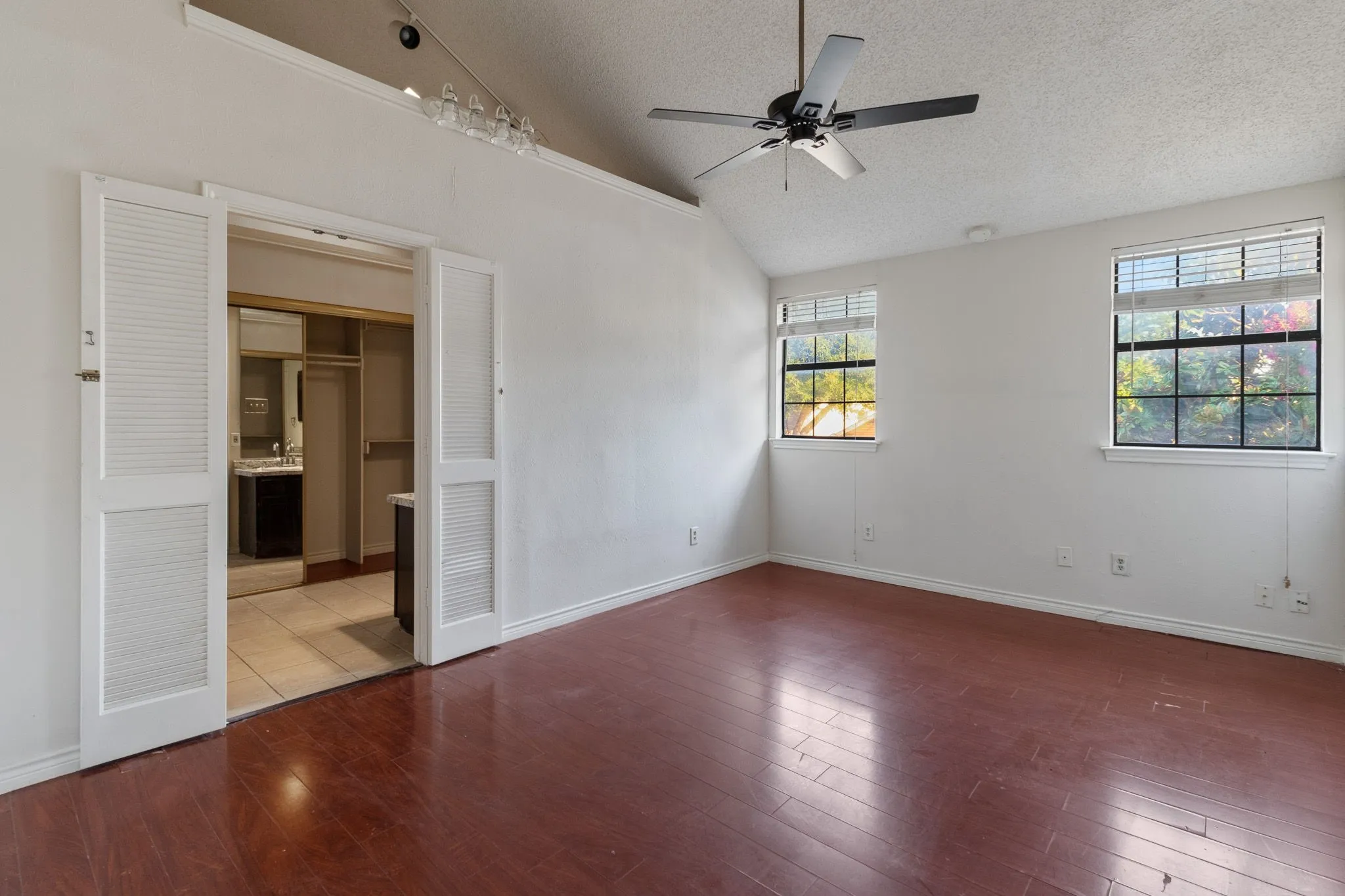Single Family Residence For Rent in Dallas County , 3411 Taurus Drive, Garland, Texas 75044, 3 Bedroom, 3 Bathroom, 2 Garage spaces, 1,611 Sqft, built in 1984, mls#21337130, Real Estate Agent in Garland, Homes For Rent in Dallas county, Homes For Rent in Garland, Realtor in Garland Texas, Real Estate Brokerage Independent Realty Texas, Luminita Cordes Realtor