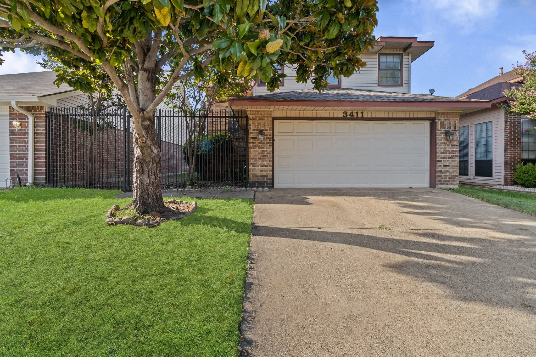 Single Family Residence For Rent in Dallas County , 3411 Taurus Drive, Garland, Texas 75044, 3 Bedroom, 3 Bathroom, 2 Garage spaces, 1,611 Sqft, built in 1984, mls#21337130, Real Estate Agent in Garland, Homes For Rent in Dallas county, Homes For Rent in Garland, Realtor in Garland Texas, Real Estate Brokerage Independent Realty Texas, Luminita Cordes Realtor