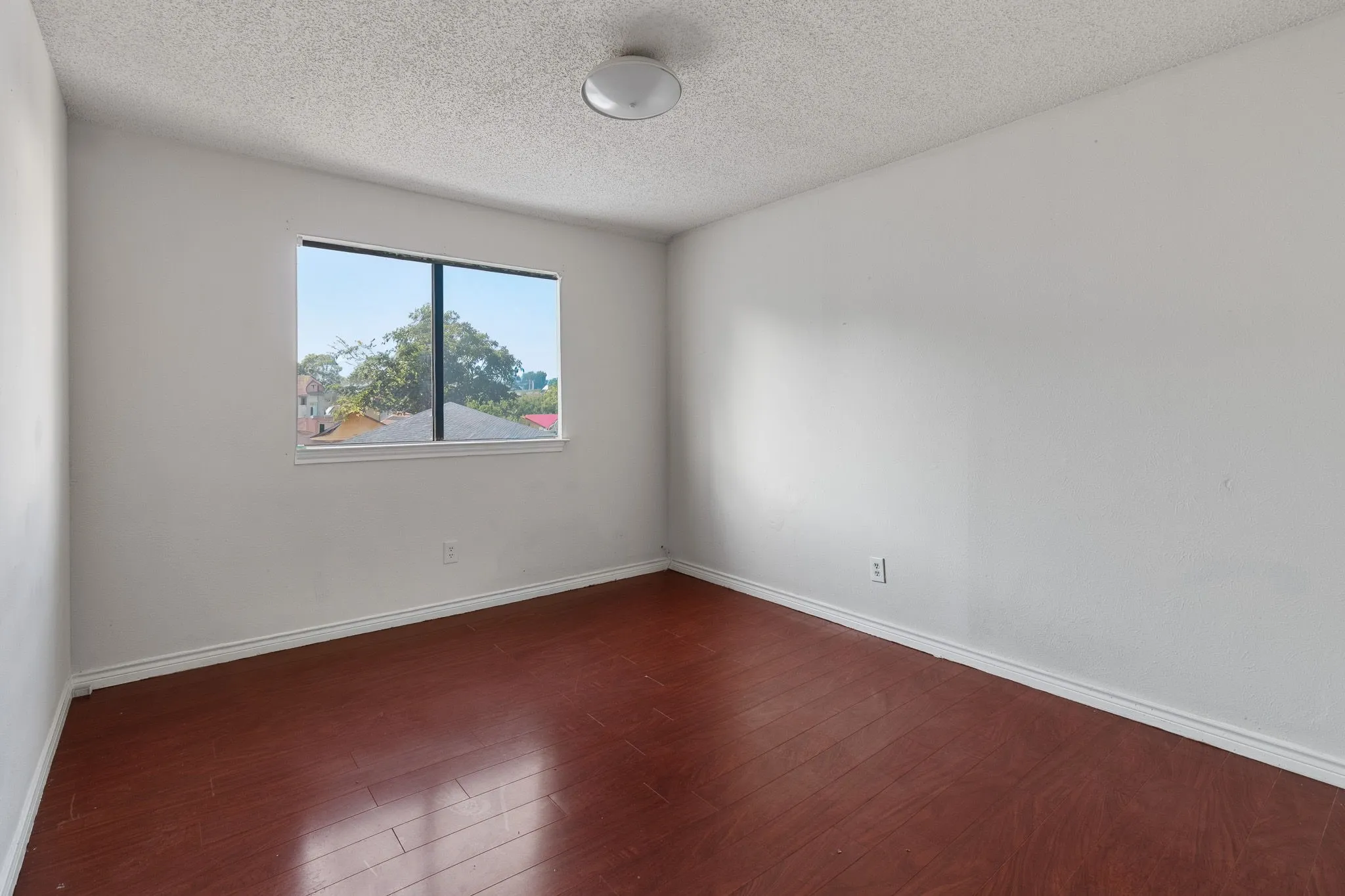 Single Family Residence For Rent in Dallas County , 3411 Taurus Drive, Garland, Texas 75044, 3 Bedroom, 3 Bathroom, 2 Garage spaces, 1,611 Sqft, built in 1984, mls#21337130, Real Estate Agent in Garland, Homes For Rent in Dallas county, Homes For Rent in Garland, Realtor in Garland Texas, Real Estate Brokerage Independent Realty Texas, Luminita Cordes Realtor