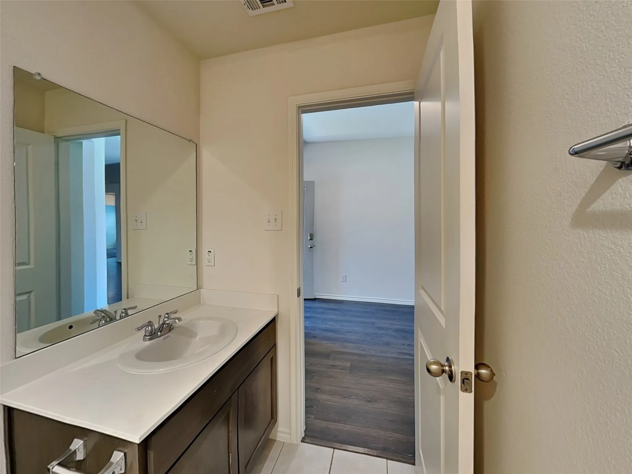 Single Family Residence For Rent in Denton County , 2909 Menguita Street, Denton, Texas 76209, 4 Bedroom, 3 Bathroom, 2 Garage spaces, 2,084 Sqft, built in 2020, mls#21336888, Real Estate Agent in Denton, Homes For Rent in Denton county, Homes For Rent in Denton, Realtor in Denton Texas, Real Estate Brokerage Independent Realty Texas, Luminita Cordes Realtor