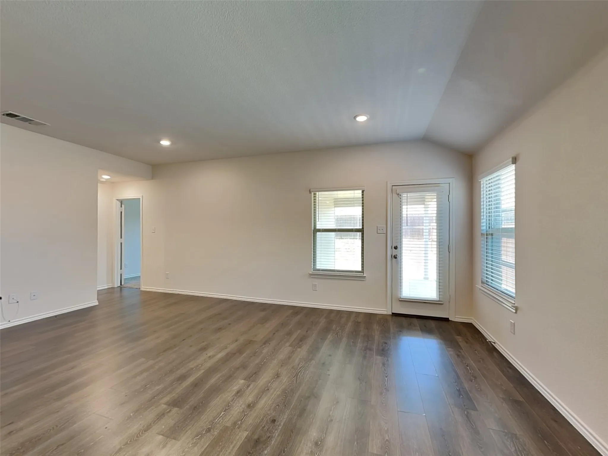 Single Family Residence For Rent in Denton County , 2909 Menguita Street, Denton, Texas 76209, 4 Bedroom, 3 Bathroom, 2 Garage spaces, 2,084 Sqft, built in 2020, mls#21336888, Real Estate Agent in Denton, Homes For Rent in Denton county, Homes For Rent in Denton, Realtor in Denton Texas, Real Estate Brokerage Independent Realty Texas, Luminita Cordes Realtor