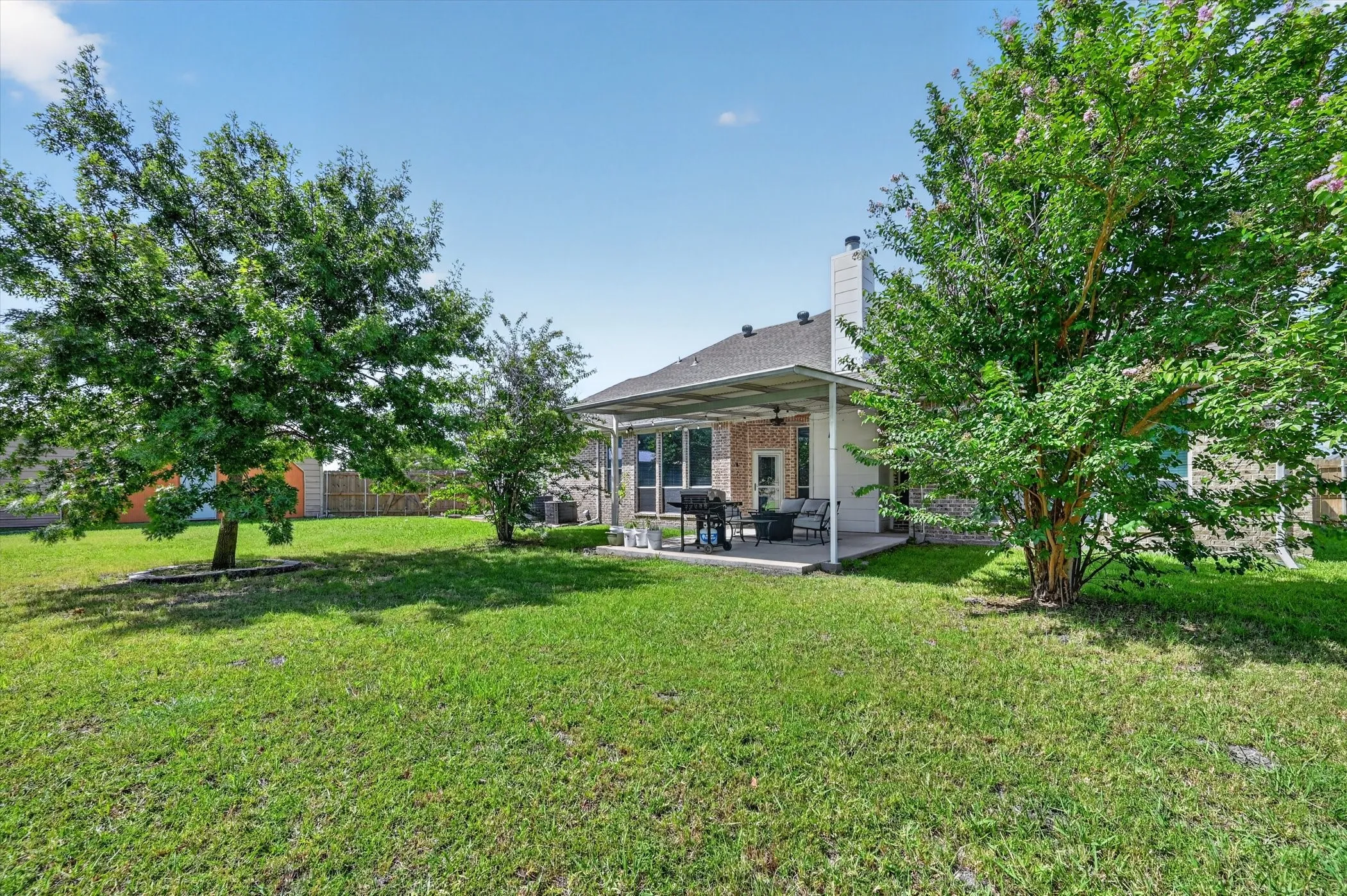 Single Family Residence For Sale in Kaufman County , 11253 Glenn Cove, Forney, Texas 75126, 4 Bedroom, 2 Bathroom, 3 Garage spaces, 2,408 Sqft, built in 2008, mls#21337138, Real Estate Agent in Forney, Homes For Sale in Kaufman county, Homes For Sale in Forney, Realtor in Forney Texas, Real Estate Brokerage Independent Realty Texas, Luminita Cordes Realtor
