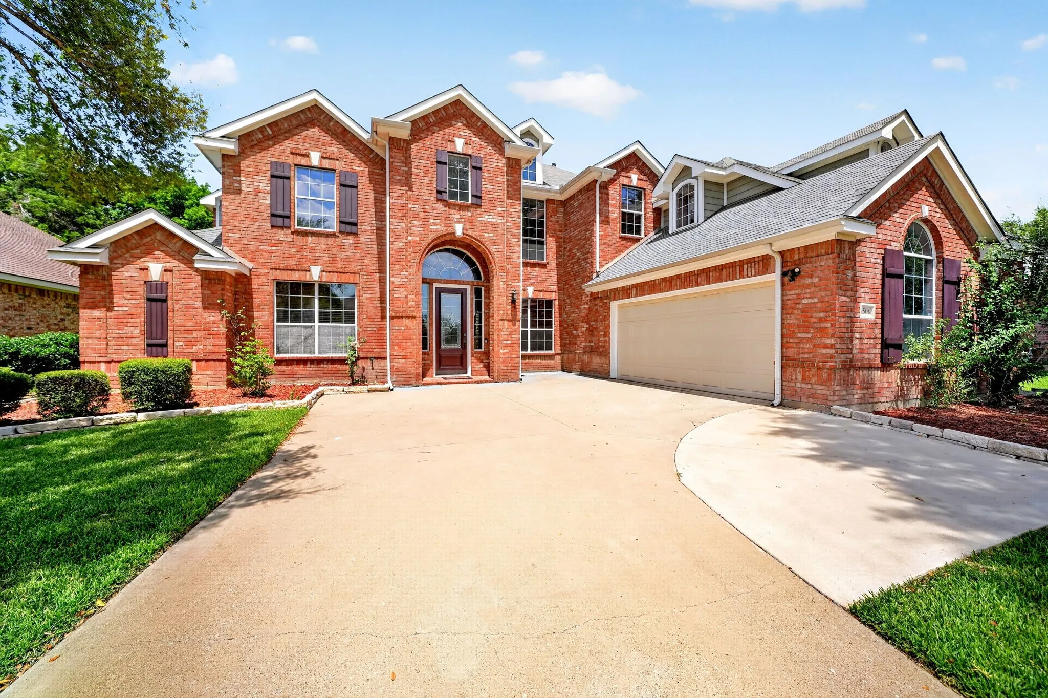 Single Family Residence For Sale in Dallas County , 9506 Pinehurst Drive, Rowlett, Texas 75089, 5 Bedroom, 4 Bathroom, 2 Garage spaces, 3,973 Sqft, built in 2003, mls#21333283, Real Estate Agent in Rowlett, Homes For Sale in Dallas county, Homes For Sale in Rowlett, Realtor in Rowlett Texas, Real Estate Brokerage Independent Realty Texas, Luminita Cordes Realtor