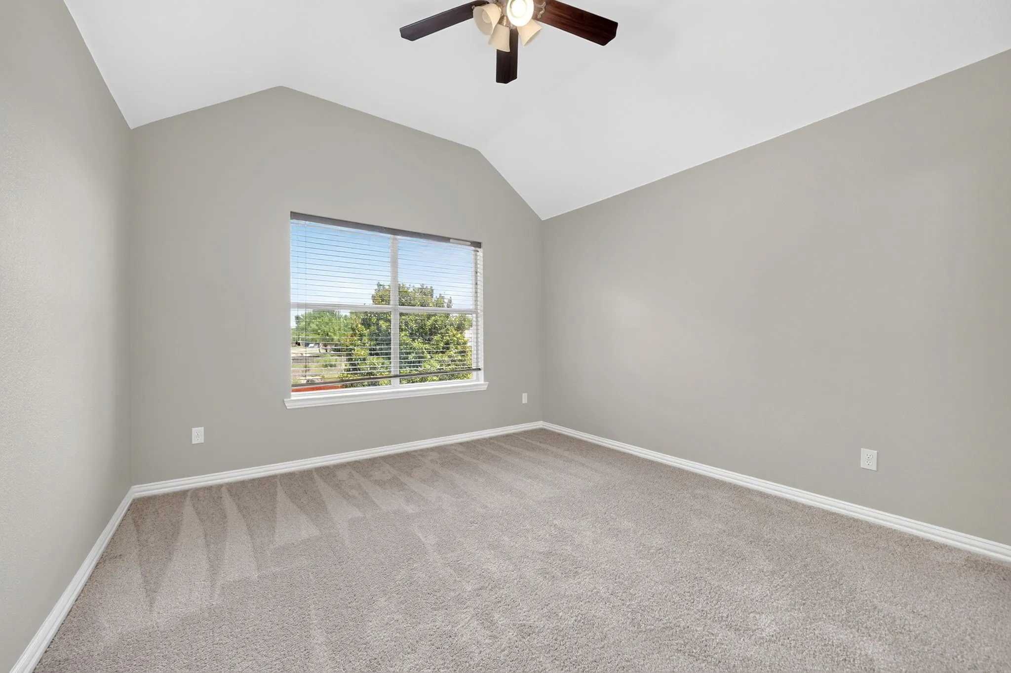 Upstairs secondary bedroom