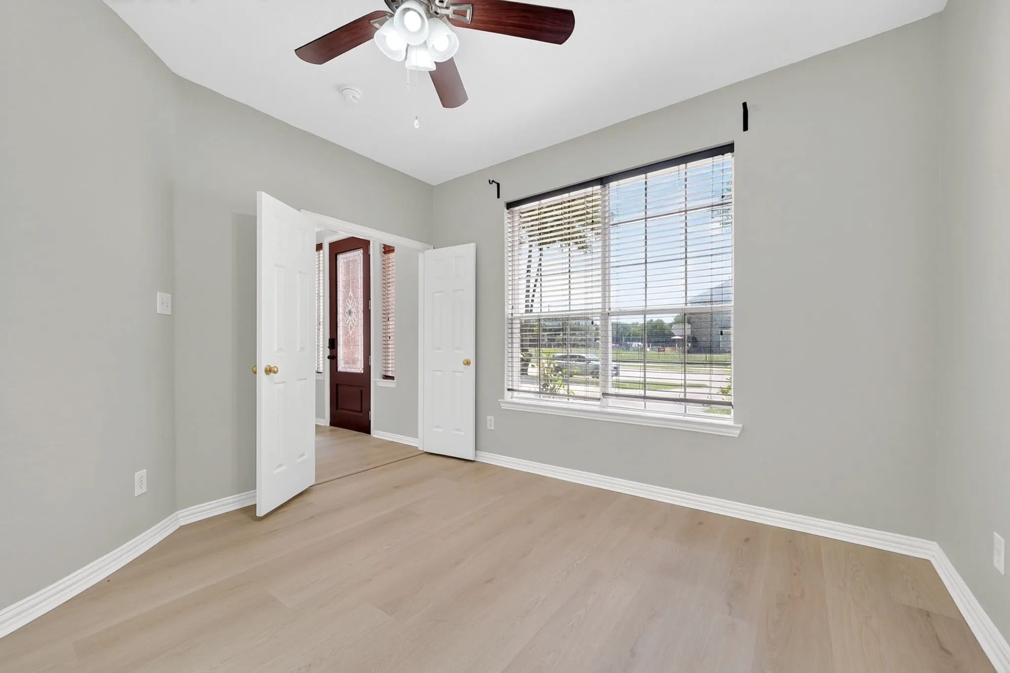 Flexible first-floor bedroom or private office