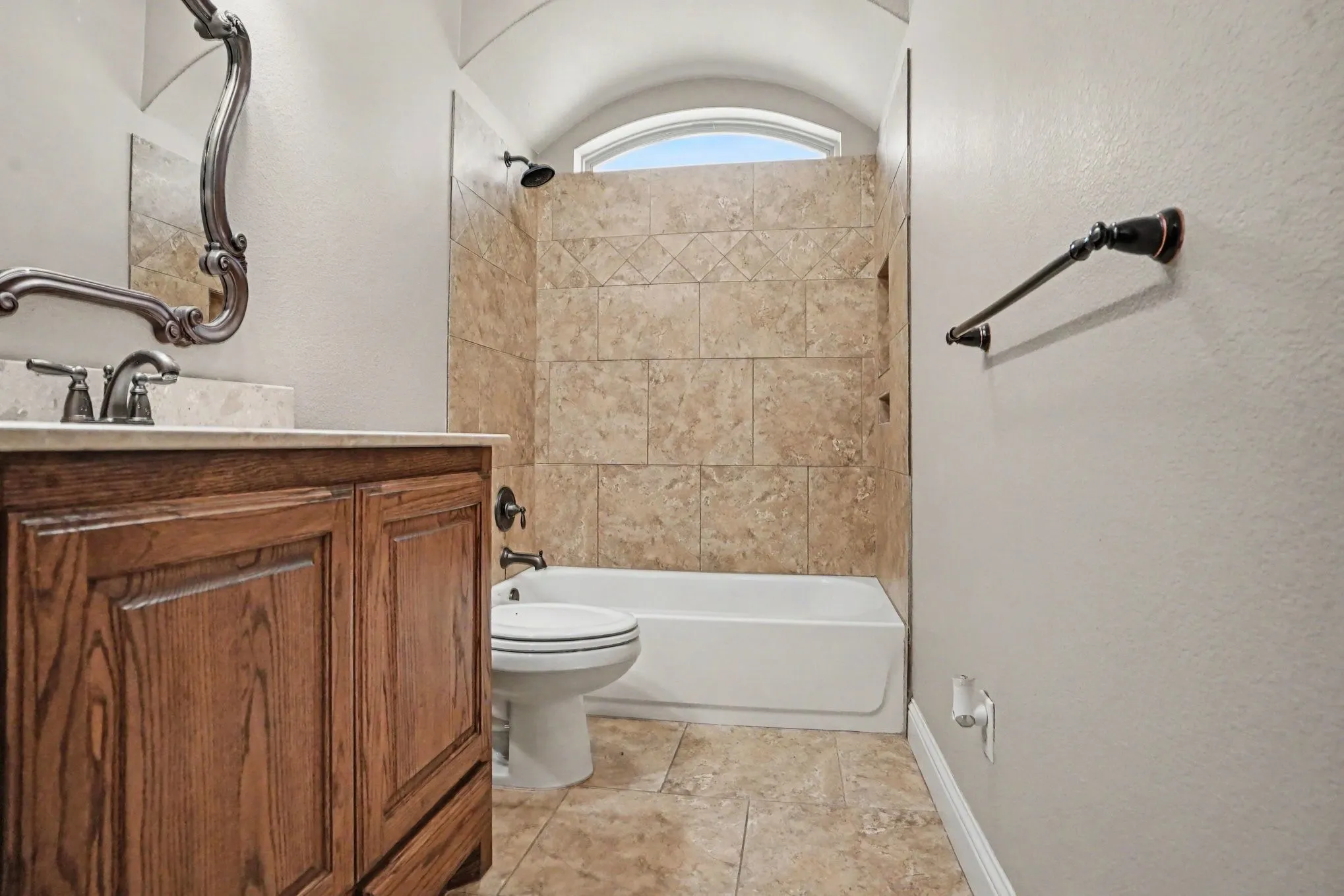 Single Family Residence For Sale in Hunt County , 5175 Horseshoe Lane, Royse City, Texas 75189, 3 Bedroom, 3 Bathroom, 3 Garage spaces, 2,224 Sqft, built in 2014, mls#21336973, Real Estate Agent in Royse City, Homes For Sale in Hunt county, Homes For Sale in Royse City, Realtor in Royse City Texas, Real Estate Brokerage Independent Realty Texas, Luminita Cordes Realtor