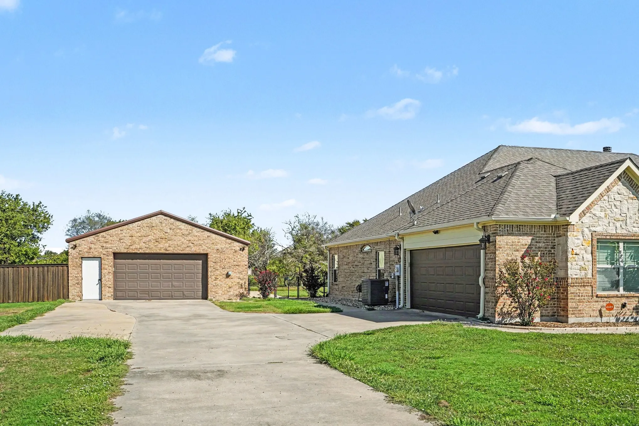 Single Family Residence For Sale in Hunt County , 5175 Horseshoe Lane, Royse City, Texas 75189, 3 Bedroom, 3 Bathroom, 3 Garage spaces, 2,224 Sqft, built in 2014, mls#21336973, Real Estate Agent in Royse City, Homes For Sale in Hunt county, Homes For Sale in Royse City, Realtor in Royse City Texas, Real Estate Brokerage Independent Realty Texas, Luminita Cordes Realtor