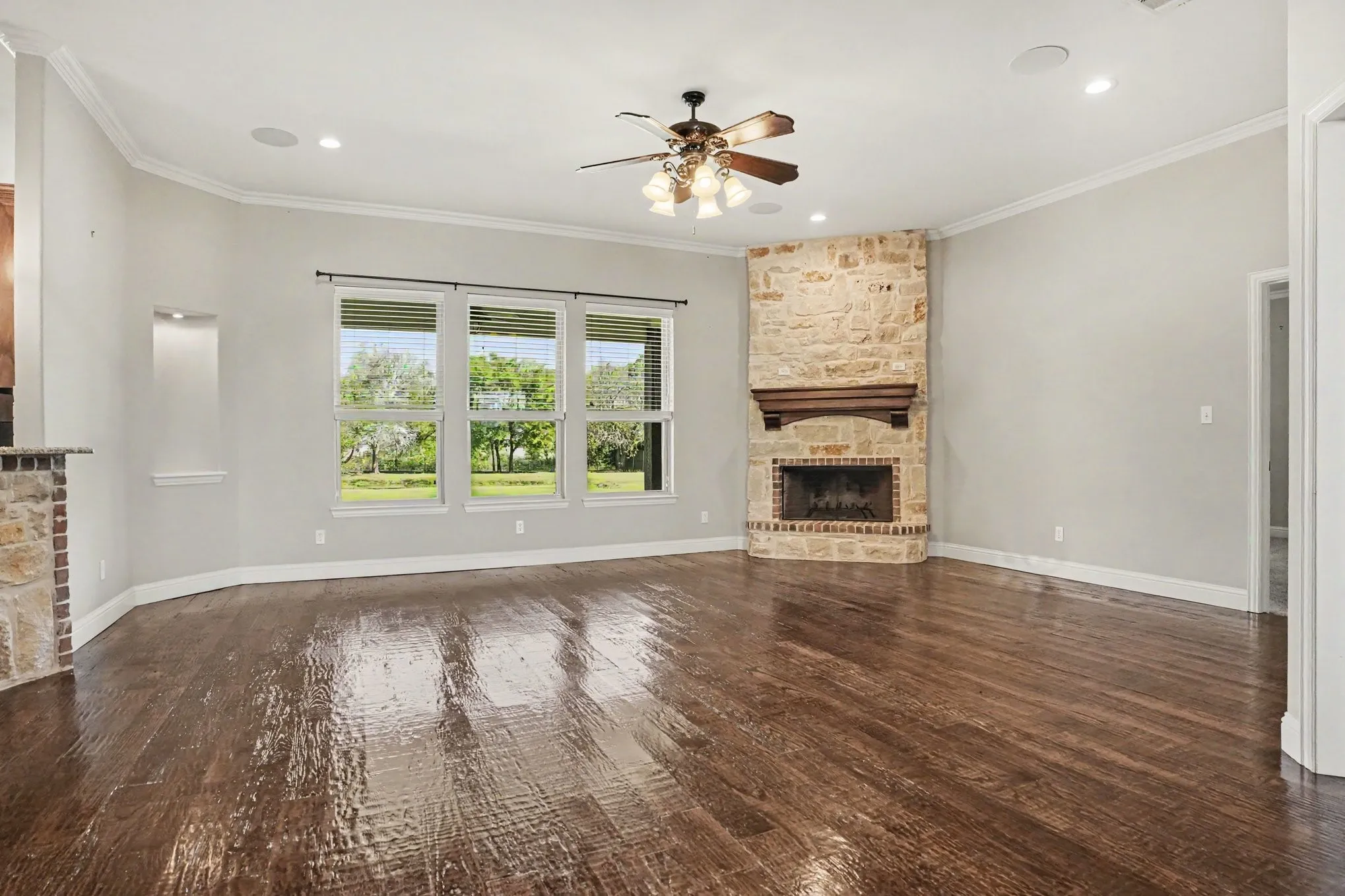 Single Family Residence For Sale in Hunt County , 5175 Horseshoe Lane, Royse City, Texas 75189, 3 Bedroom, 3 Bathroom, 3 Garage spaces, 2,224 Sqft, built in 2014, mls#21336973, Real Estate Agent in Royse City, Homes For Sale in Hunt county, Homes For Sale in Royse City, Realtor in Royse City Texas, Real Estate Brokerage Independent Realty Texas, Luminita Cordes Realtor