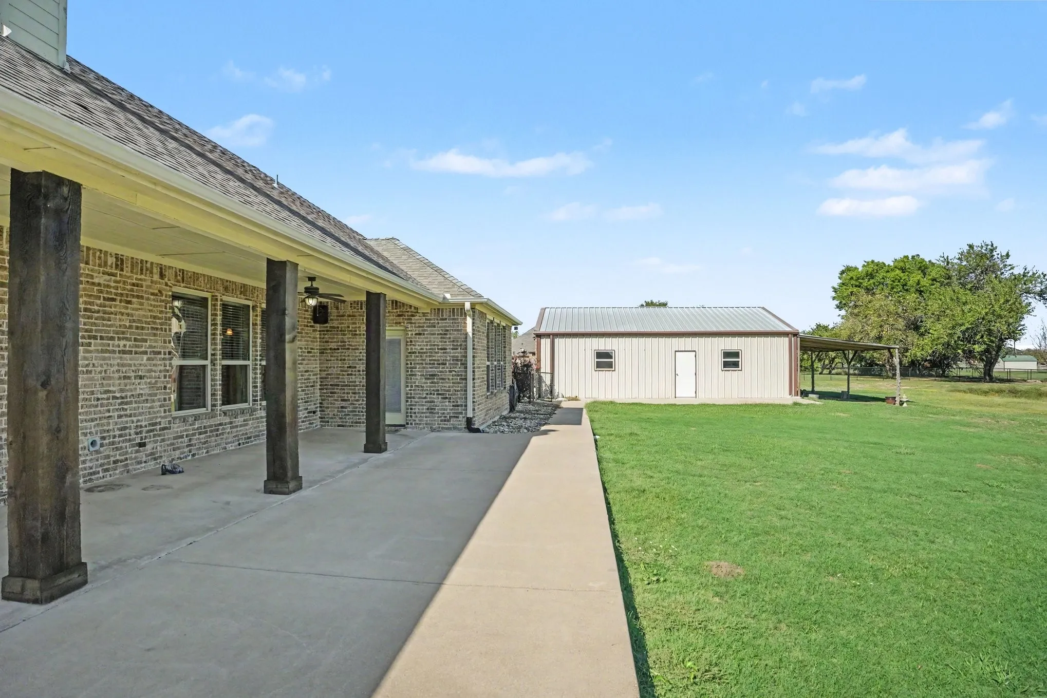 Single Family Residence For Sale in Hunt County , 5175 Horseshoe Lane, Royse City, Texas 75189, 3 Bedroom, 3 Bathroom, 3 Garage spaces, 2,224 Sqft, built in 2014, mls#21336973, Real Estate Agent in Royse City, Homes For Sale in Hunt county, Homes For Sale in Royse City, Realtor in Royse City Texas, Real Estate Brokerage Independent Realty Texas, Luminita Cordes Realtor