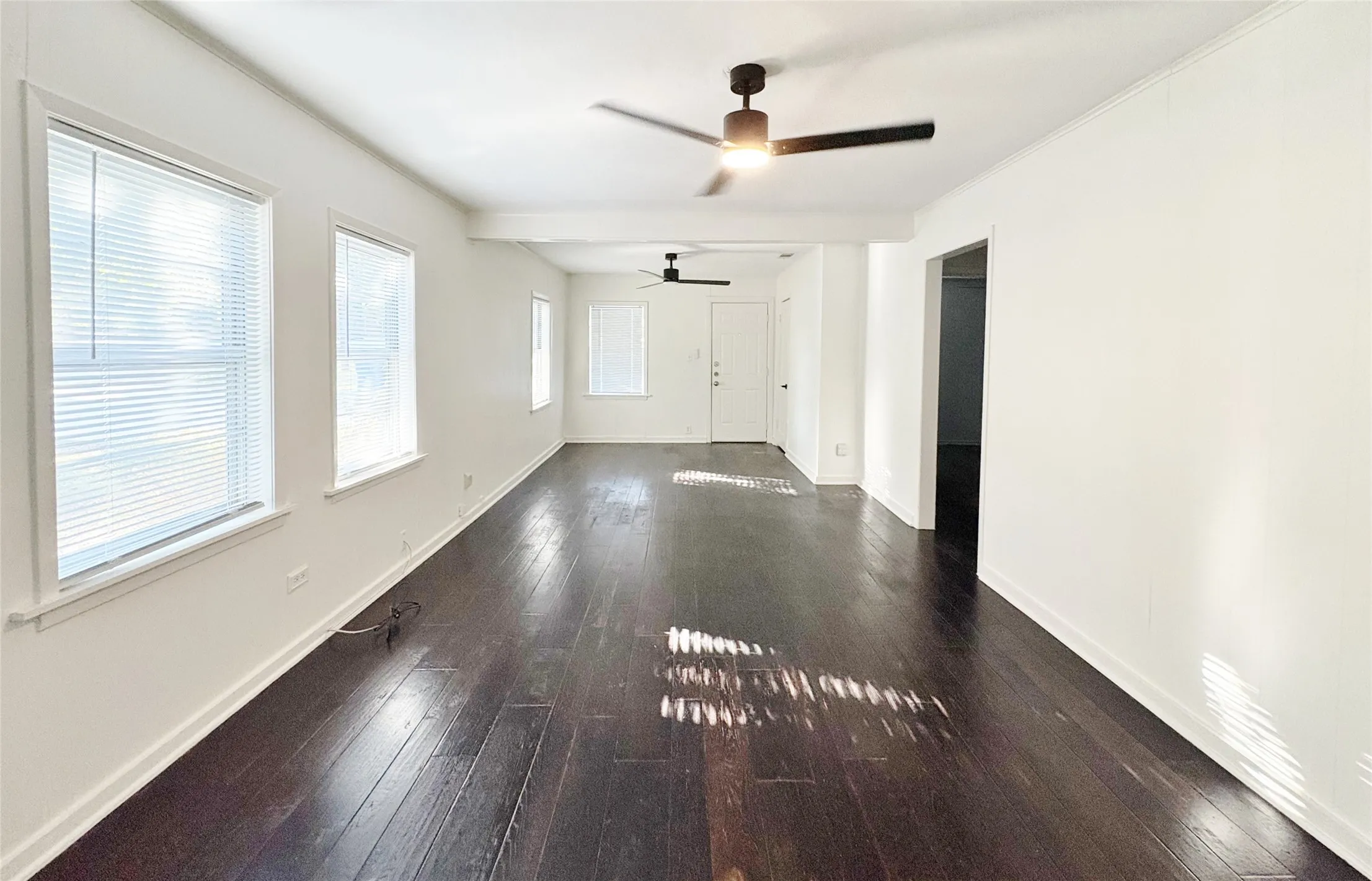 Single Family Residence For Rent in Rockwall County , 206 Renfro Street, Rockwall, Texas 75087, 2 Bedroom, 1 Bathroom, Garage spaces, 1,064 Sqft, built in 1975, mls#21337080, Real Estate Agent in Rockwall, Homes For Rent in Rockwall county, Homes For Rent in Rockwall, Realtor in Rockwall Texas, Real Estate Brokerage Independent Realty Texas, Luminita Cordes Realtor