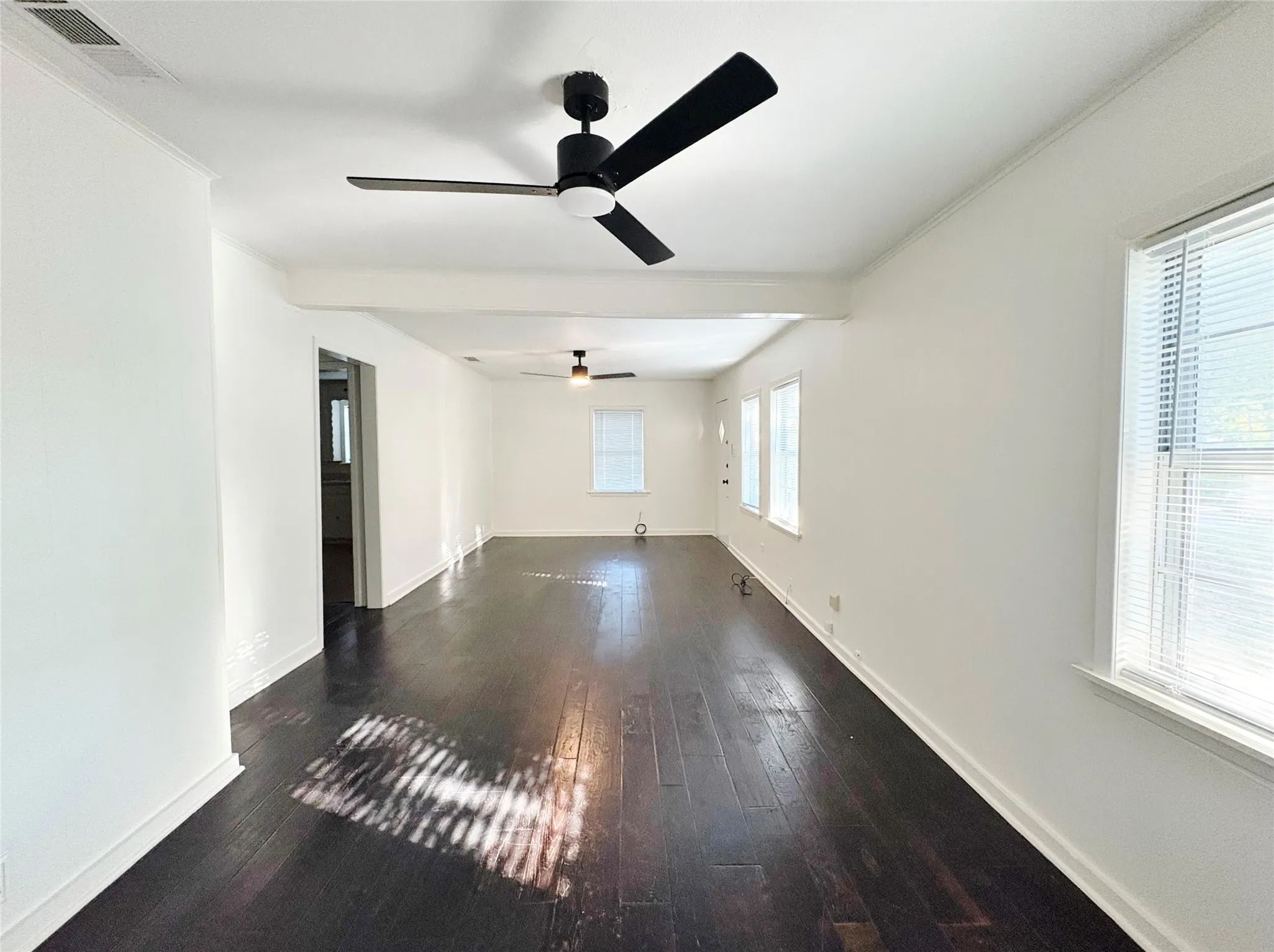 Single Family Residence For Rent in Rockwall County , 206 Renfro Street, Rockwall, Texas 75087, 2 Bedroom, 1 Bathroom, Garage spaces, 1,064 Sqft, built in 1975, mls#21337080, Real Estate Agent in Rockwall, Homes For Rent in Rockwall county, Homes For Rent in Rockwall, Realtor in Rockwall Texas, Real Estate Brokerage Independent Realty Texas, Luminita Cordes Realtor