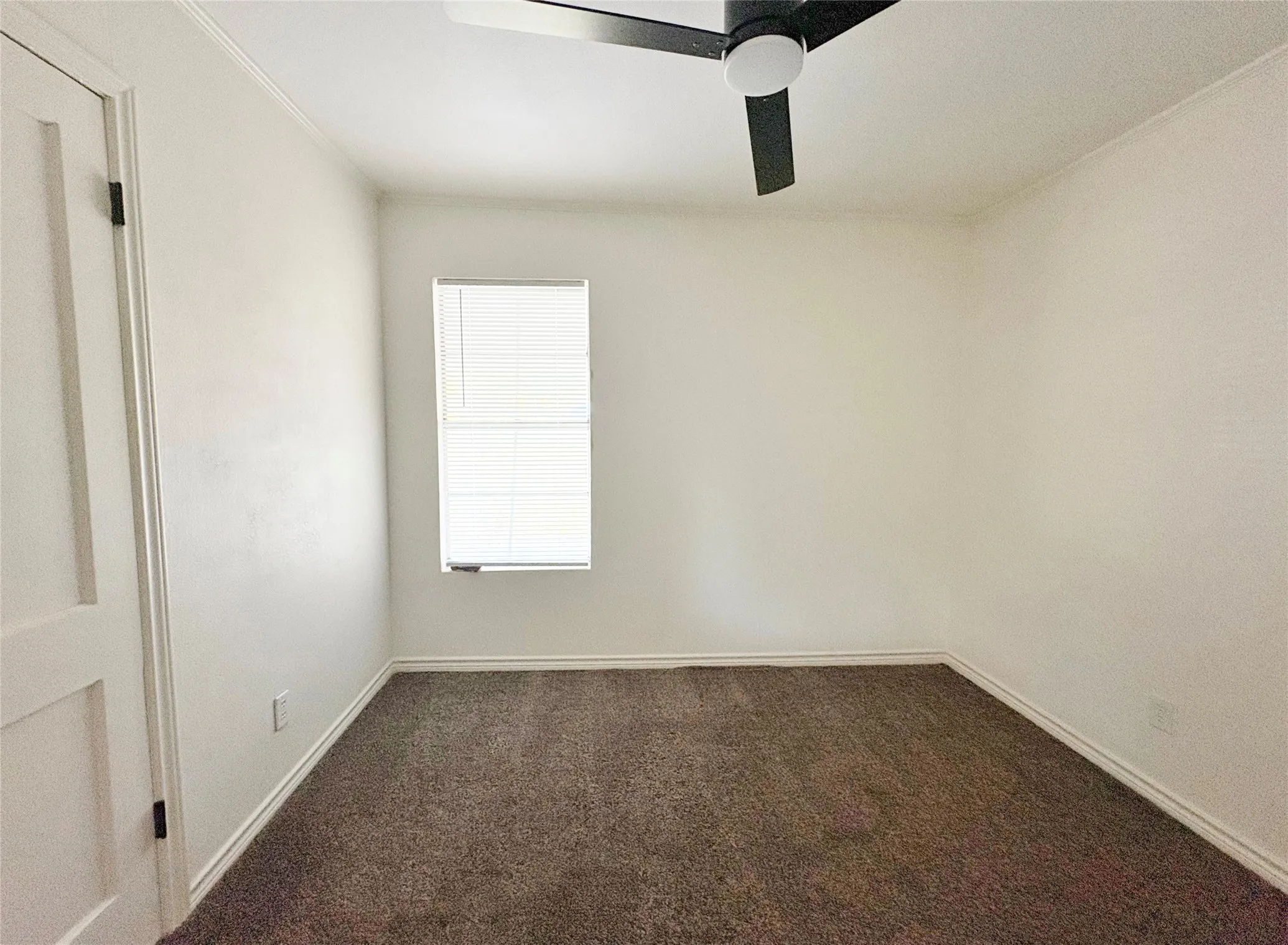 Single Family Residence For Rent in Rockwall County , 206 Renfro Street, Rockwall, Texas 75087, 2 Bedroom, 1 Bathroom, Garage spaces, 1,064 Sqft, built in 1975, mls#21337080, Real Estate Agent in Rockwall, Homes For Rent in Rockwall county, Homes For Rent in Rockwall, Realtor in Rockwall Texas, Real Estate Brokerage Independent Realty Texas, Luminita Cordes Realtor