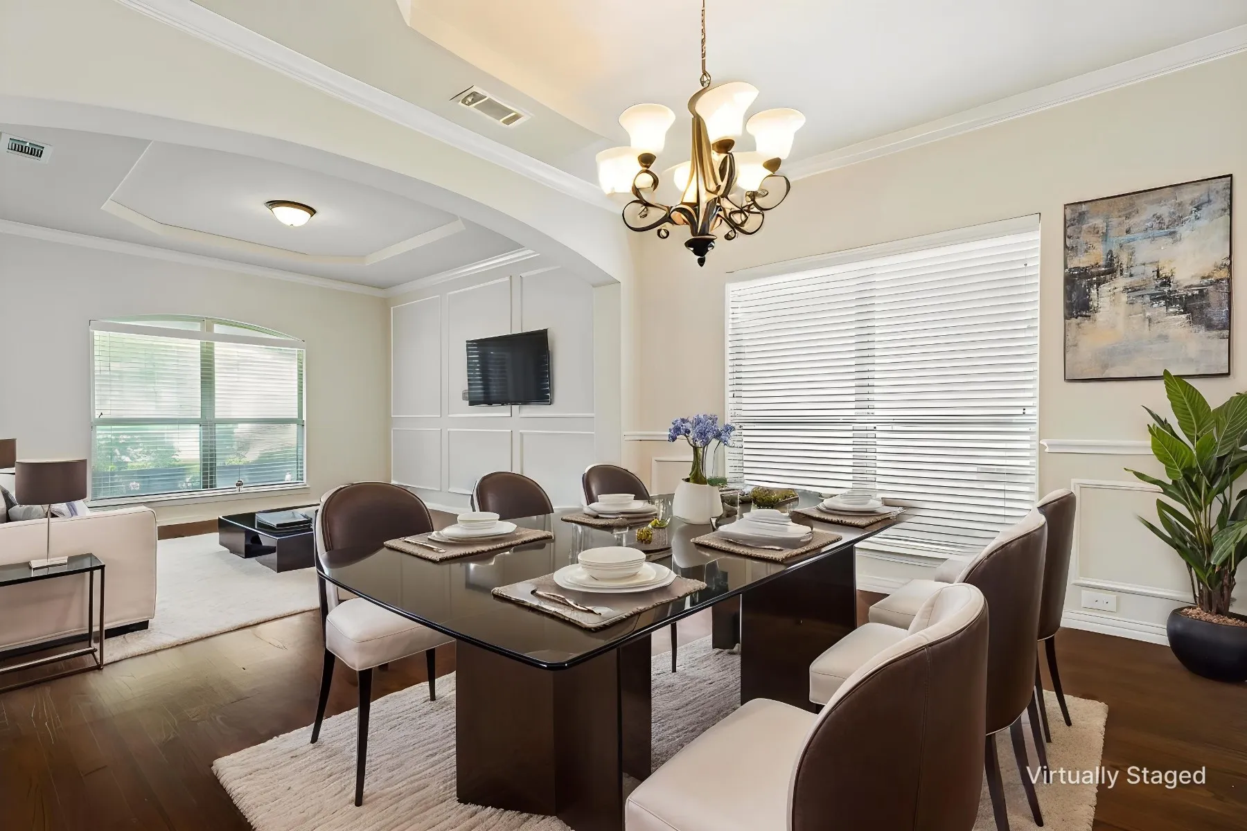 Virtually Staged: Flex Space and Varies Style to Utilize these areas.