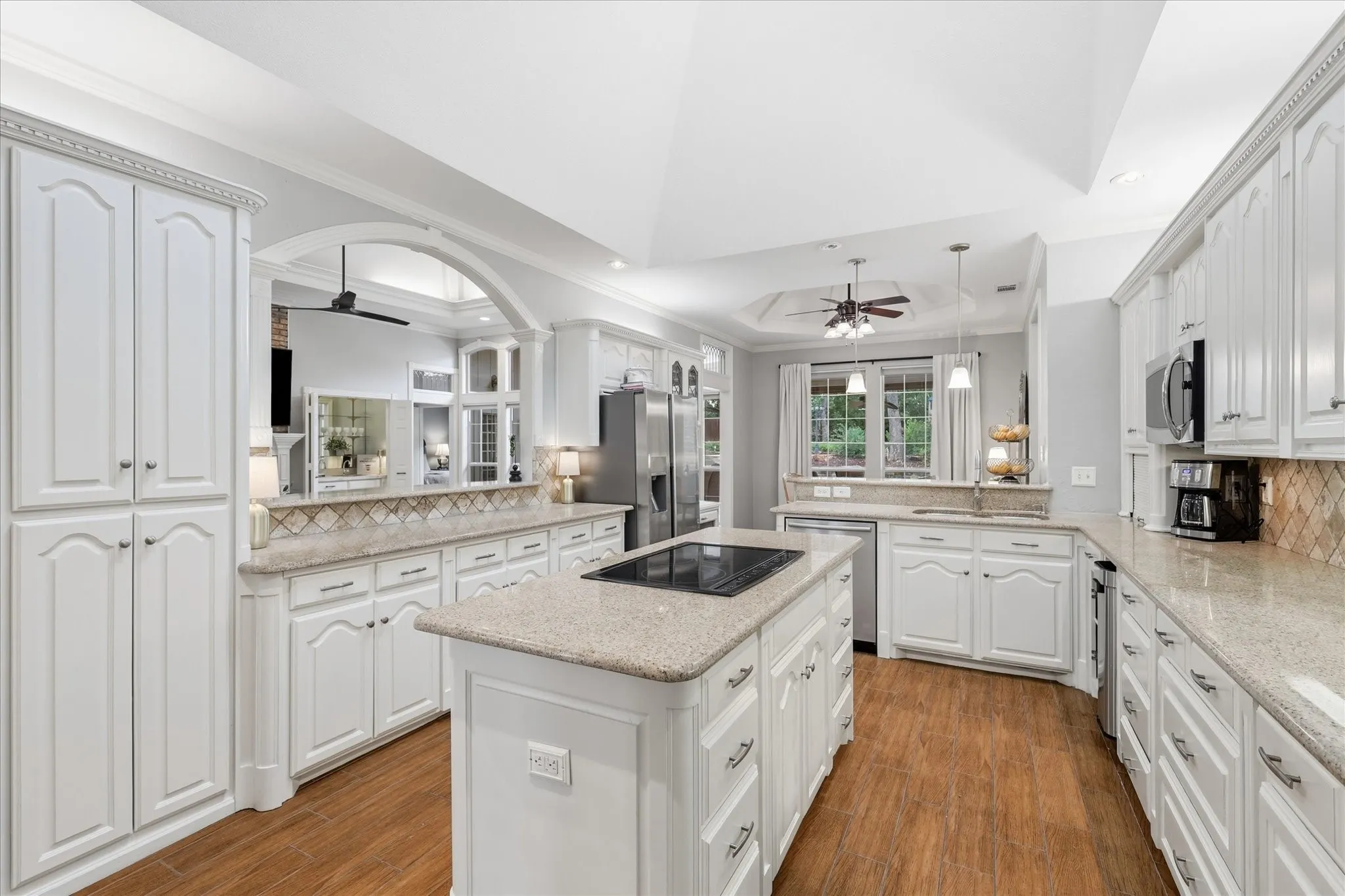 Single Family Residence For Sale in Denton County , 370 Canyon Oaks Drive, Argyle, Texas 76226, 4 Bedroom, 3 Bathroom, 3 Garage spaces, 3,165 Sqft, built in 1987, mls#21337131, Real Estate Agent in Argyle, Homes For Sale in Denton county, Homes For Sale in Argyle, Realtor in Argyle Texas, Real Estate Brokerage Independent Realty Texas, Luminita Cordes Realtor