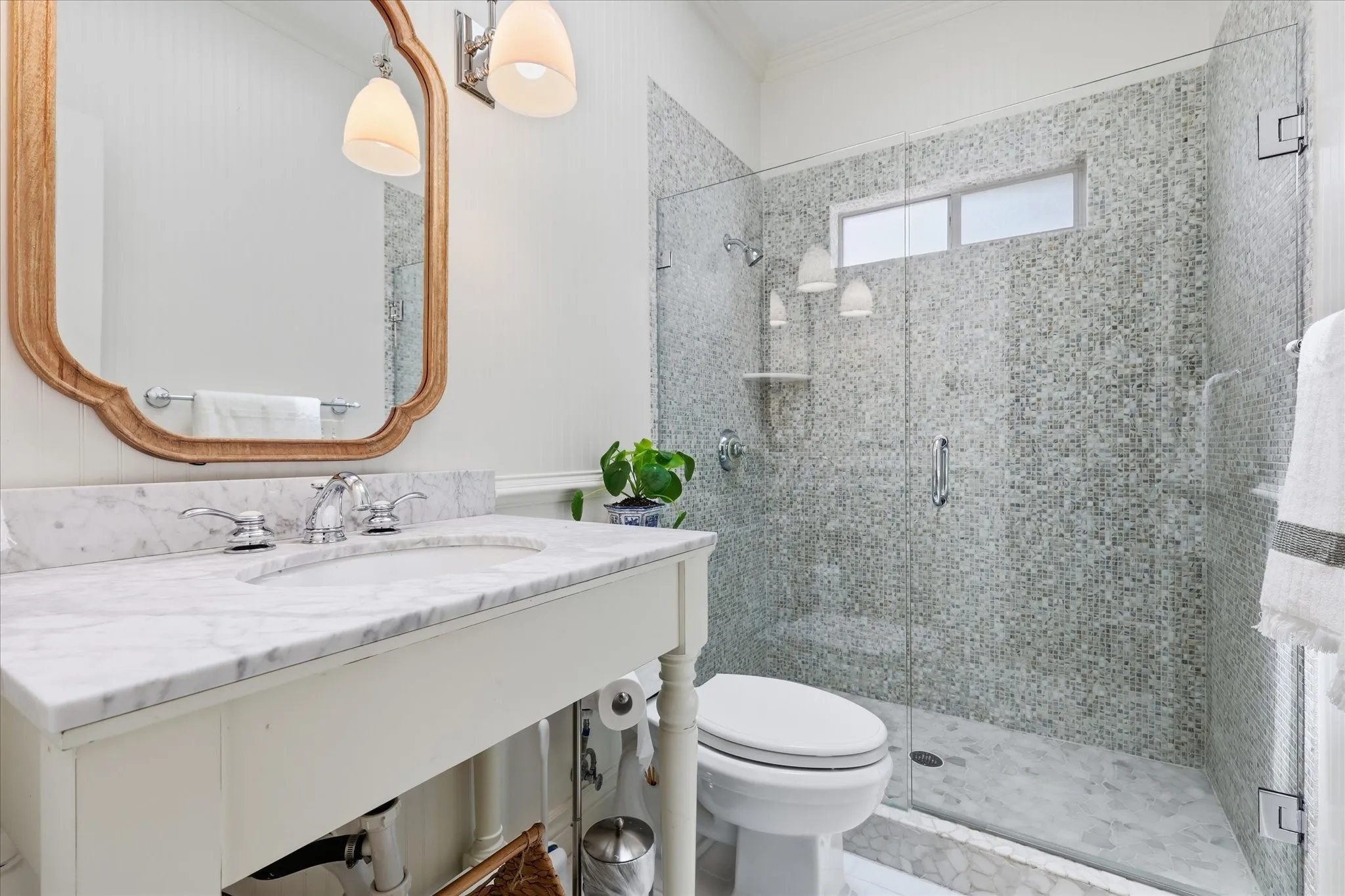 Single Family Residence For Sale in Denton County , 370 Canyon Oaks Drive, Argyle, Texas 76226, 4 Bedroom, 3 Bathroom, 3 Garage spaces, 3,165 Sqft, built in 1987, mls#21337131, Real Estate Agent in Argyle, Homes For Sale in Denton county, Homes For Sale in Argyle, Realtor in Argyle Texas, Real Estate Brokerage Independent Realty Texas, Luminita Cordes Realtor