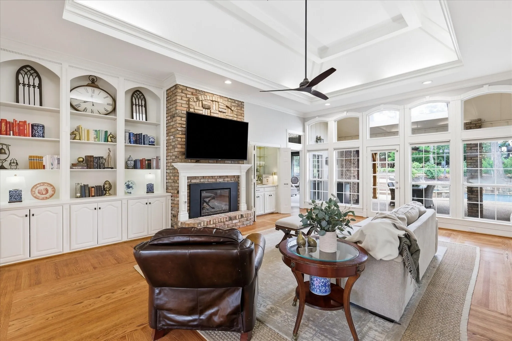 Single Family Residence For Sale in Denton County , 370 Canyon Oaks Drive, Argyle, Texas 76226, 4 Bedroom, 3 Bathroom, 3 Garage spaces, 3,165 Sqft, built in 1987, mls#21337131, Real Estate Agent in Argyle, Homes For Sale in Denton county, Homes For Sale in Argyle, Realtor in Argyle Texas, Real Estate Brokerage Independent Realty Texas, Luminita Cordes Realtor