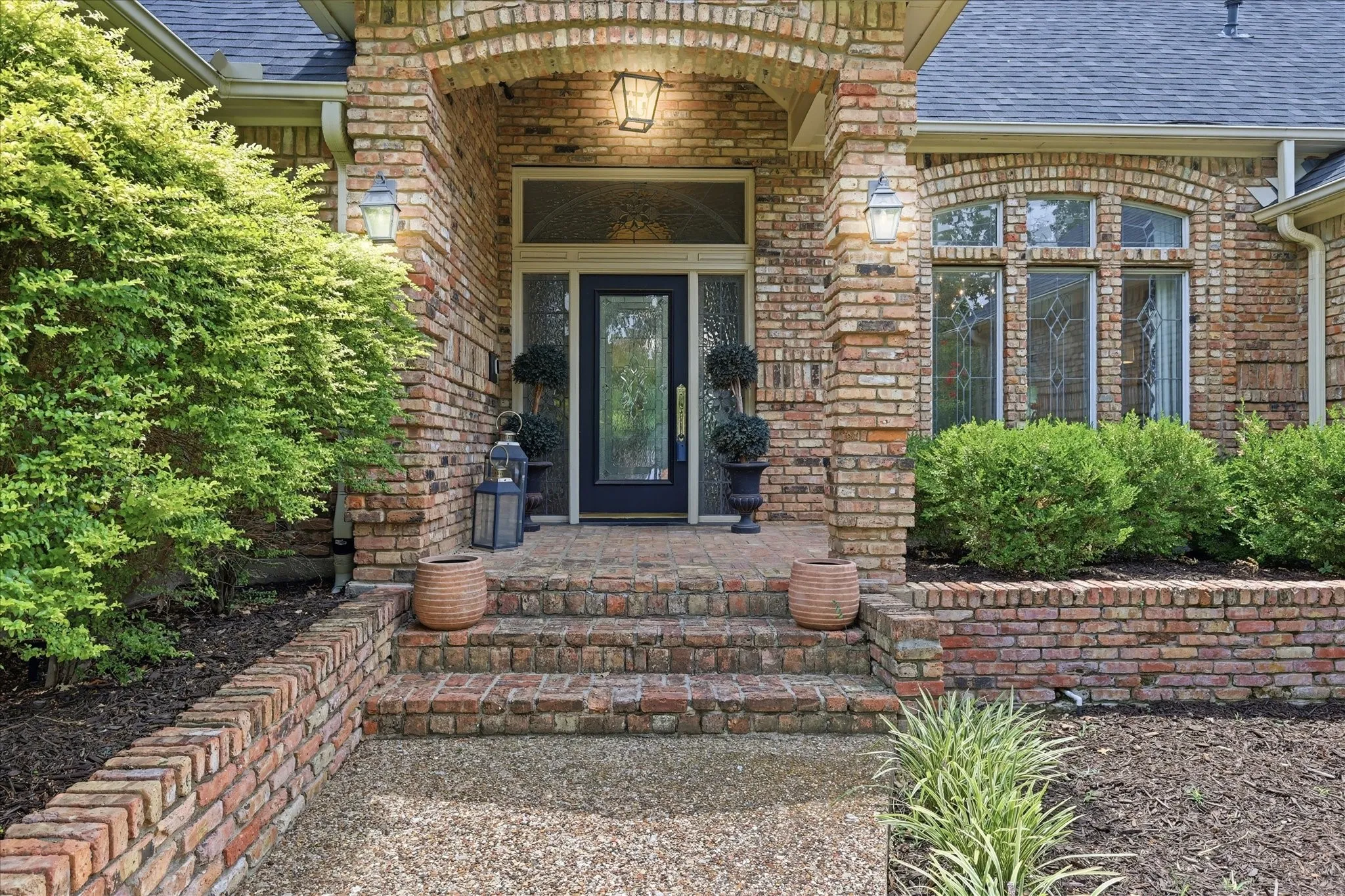 Single Family Residence For Sale in Denton County , 370 Canyon Oaks Drive, Argyle, Texas 76226, 4 Bedroom, 3 Bathroom, 3 Garage spaces, 3,165 Sqft, built in 1987, mls#21337131, Real Estate Agent in Argyle, Homes For Sale in Denton county, Homes For Sale in Argyle, Realtor in Argyle Texas, Real Estate Brokerage Independent Realty Texas, Luminita Cordes Realtor
