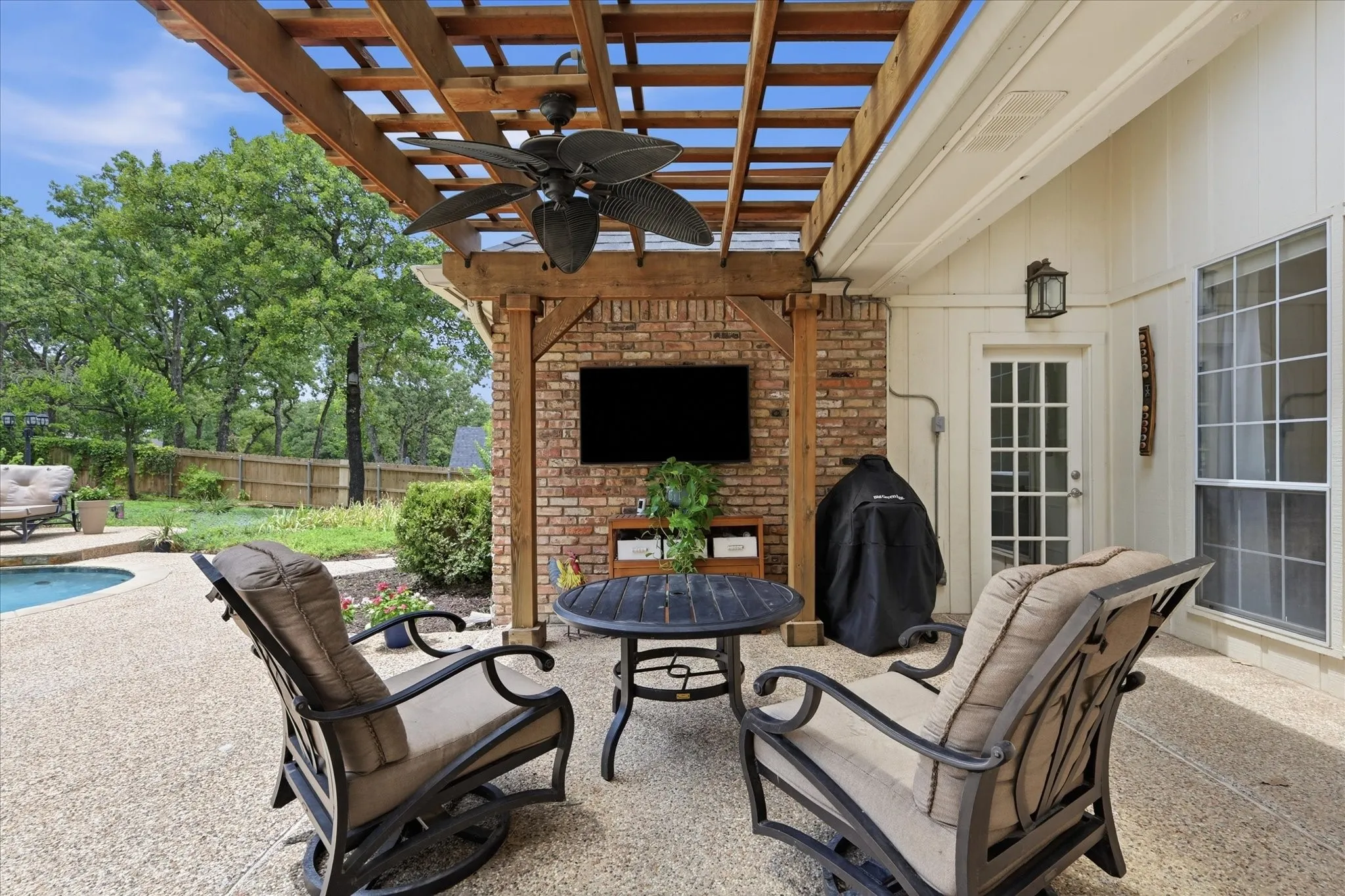 Single Family Residence For Sale in Denton County , 370 Canyon Oaks Drive, Argyle, Texas 76226, 4 Bedroom, 3 Bathroom, 3 Garage spaces, 3,165 Sqft, built in 1987, mls#21337131, Real Estate Agent in Argyle, Homes For Sale in Denton county, Homes For Sale in Argyle, Realtor in Argyle Texas, Real Estate Brokerage Independent Realty Texas, Luminita Cordes Realtor