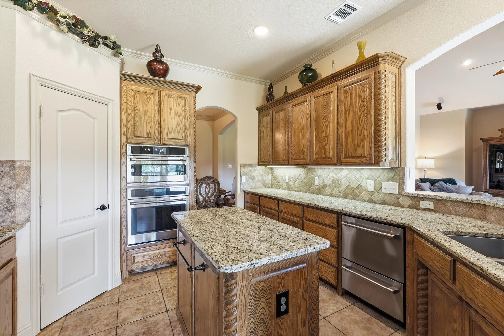 Single Family Residence For Sale in Tarrant County , 1414 Rio Viento, Fort Worth, Texas 76135, 4 Bedroom, 4 Bathroom, 3 Garage spaces, 3,204 Sqft, built in 2005, mls#21326933, Real Estate Agent in Fort Worth, Homes For Sale in Tarrant county, Homes For Sale in Fort Worth, Realtor in Fort Worth Texas, Real Estate Brokerage Independent Realty Texas, Luminita Cordes Realtor