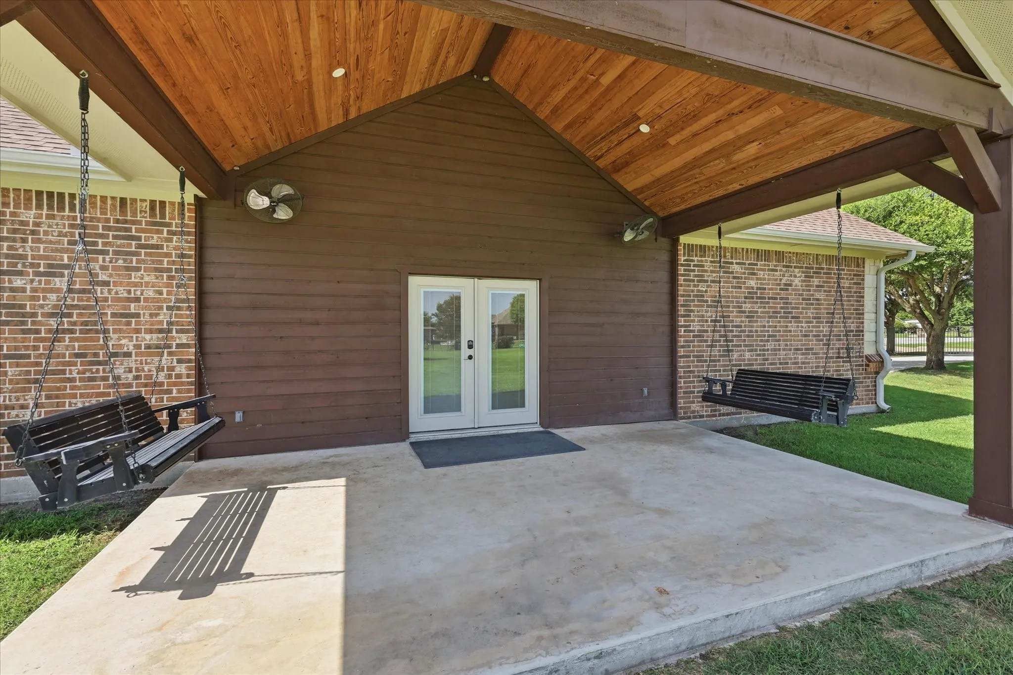 Single Family Residence For Sale in Tarrant County , 1414 Rio Viento, Fort Worth, Texas 76135, 4 Bedroom, 4 Bathroom, 3 Garage spaces, 3,204 Sqft, built in 2005, mls#21326933, Real Estate Agent in Fort Worth, Homes For Sale in Tarrant county, Homes For Sale in Fort Worth, Realtor in Fort Worth Texas, Real Estate Brokerage Independent Realty Texas, Luminita Cordes Realtor