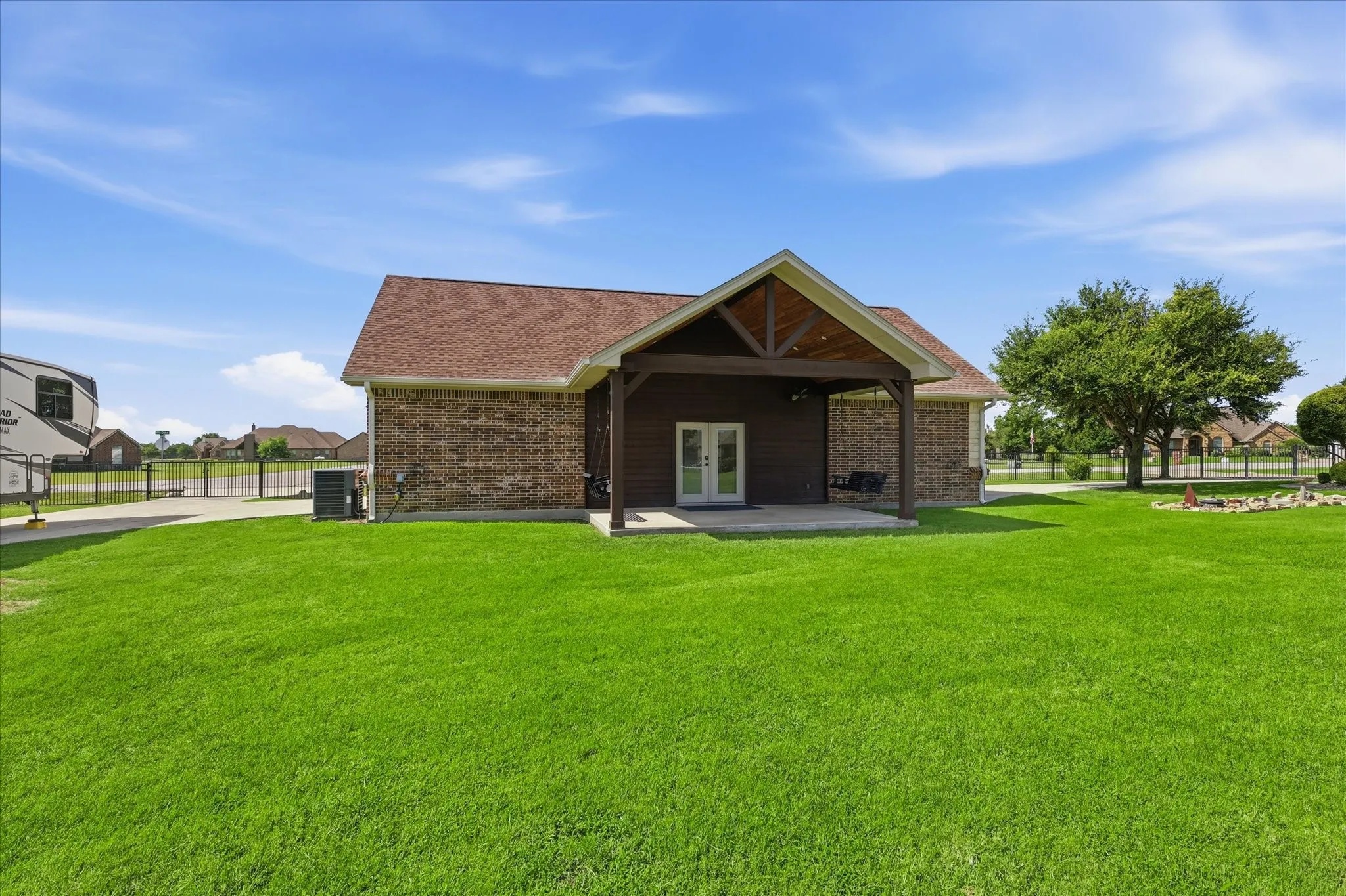 Single Family Residence For Sale in Tarrant County , 1414 Rio Viento, Fort Worth, Texas 76135, 4 Bedroom, 4 Bathroom, 3 Garage spaces, 3,204 Sqft, built in 2005, mls#21326933, Real Estate Agent in Fort Worth, Homes For Sale in Tarrant county, Homes For Sale in Fort Worth, Realtor in Fort Worth Texas, Real Estate Brokerage Independent Realty Texas, Luminita Cordes Realtor