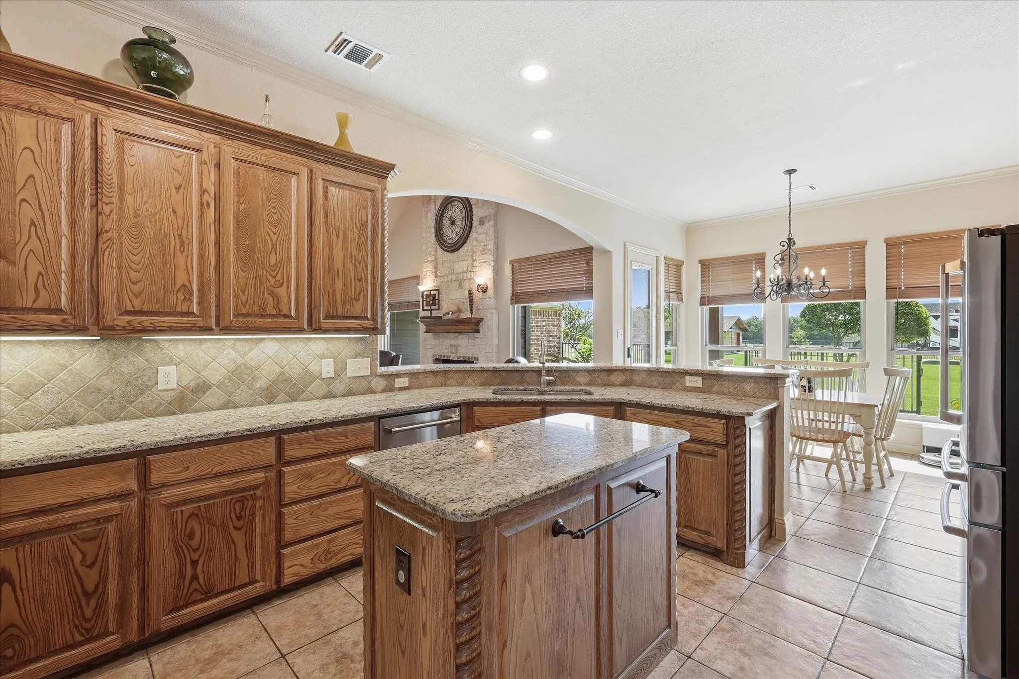 Single Family Residence For Sale in Tarrant County , 1414 Rio Viento, Fort Worth, Texas 76135, 4 Bedroom, 4 Bathroom, 3 Garage spaces, 3,204 Sqft, built in 2005, mls#21326933, Real Estate Agent in Fort Worth, Homes For Sale in Tarrant county, Homes For Sale in Fort Worth, Realtor in Fort Worth Texas, Real Estate Brokerage Independent Realty Texas, Luminita Cordes Realtor