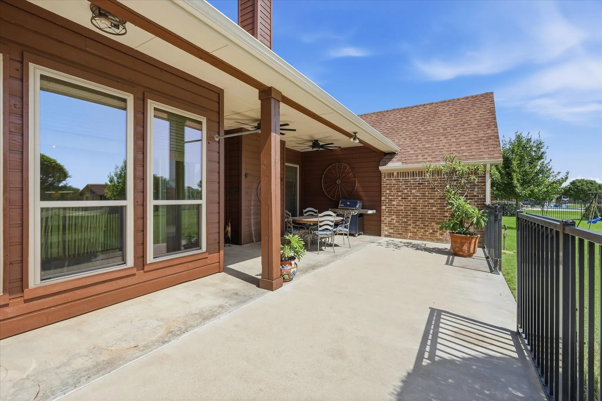 Single Family Residence For Sale in Tarrant County , 1414 Rio Viento, Fort Worth, Texas 76135, 4 Bedroom, 4 Bathroom, 3 Garage spaces, 3,204 Sqft, built in 2005, mls#21326933, Real Estate Agent in Fort Worth, Homes For Sale in Tarrant county, Homes For Sale in Fort Worth, Realtor in Fort Worth Texas, Real Estate Brokerage Independent Realty Texas, Luminita Cordes Realtor