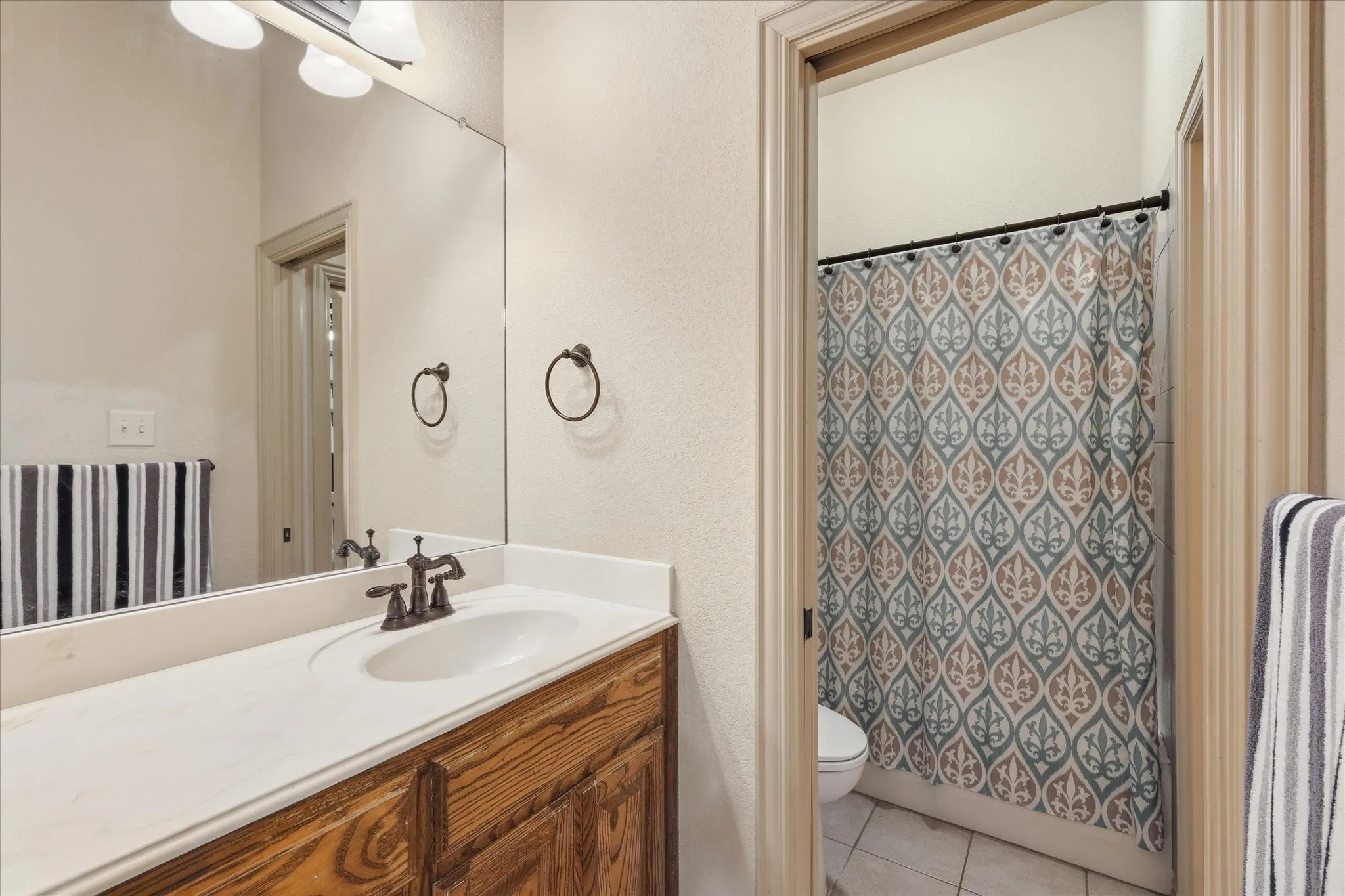 Single Family Residence For Sale in Tarrant County , 1414 Rio Viento, Fort Worth, Texas 76135, 4 Bedroom, 4 Bathroom, 3 Garage spaces, 3,204 Sqft, built in 2005, mls#21326933, Real Estate Agent in Fort Worth, Homes For Sale in Tarrant county, Homes For Sale in Fort Worth, Realtor in Fort Worth Texas, Real Estate Brokerage Independent Realty Texas, Luminita Cordes Realtor