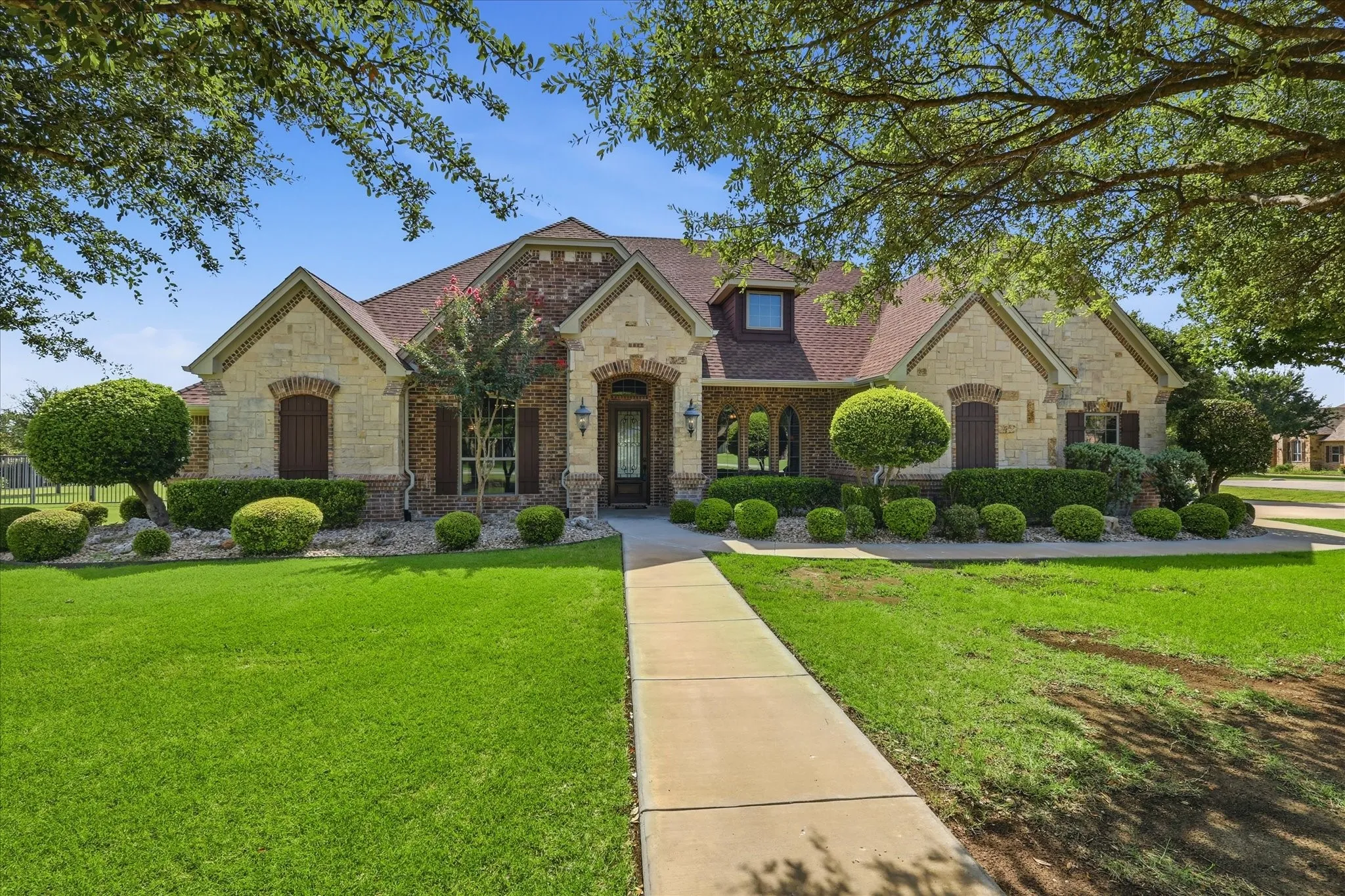 Single Family Residence For Sale in Tarrant County , 1414 Rio Viento, Fort Worth, Texas 76135, 4 Bedroom, 4 Bathroom, 3 Garage spaces, 3,204 Sqft, built in 2005, mls#21326933, Real Estate Agent in Fort Worth, Homes For Sale in Tarrant county, Homes For Sale in Fort Worth, Realtor in Fort Worth Texas, Real Estate Brokerage Independent Realty Texas, Luminita Cordes Realtor