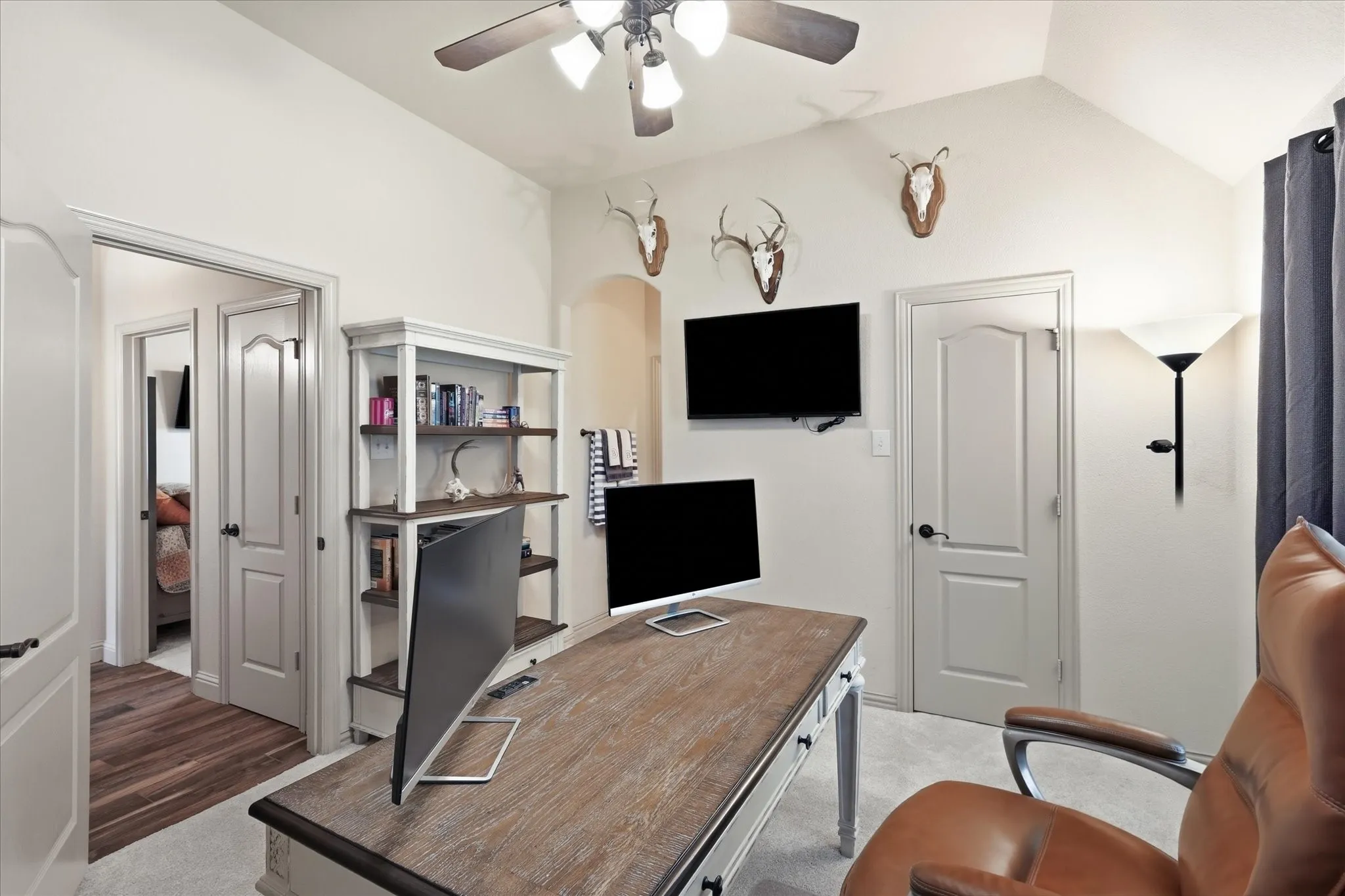 Single Family Residence For Sale in Tarrant County , 1414 Rio Viento, Fort Worth, Texas 76135, 4 Bedroom, 4 Bathroom, 3 Garage spaces, 3,204 Sqft, built in 2005, mls#21326933, Real Estate Agent in Fort Worth, Homes For Sale in Tarrant county, Homes For Sale in Fort Worth, Realtor in Fort Worth Texas, Real Estate Brokerage Independent Realty Texas, Luminita Cordes Realtor